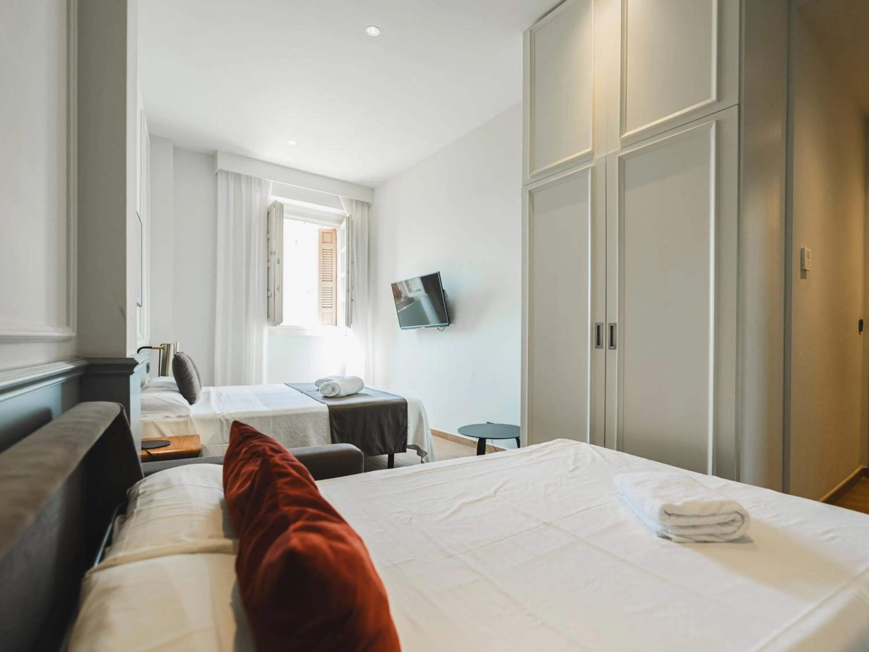 TV and multimedia, Bed in Alcazaba Premium Hotel