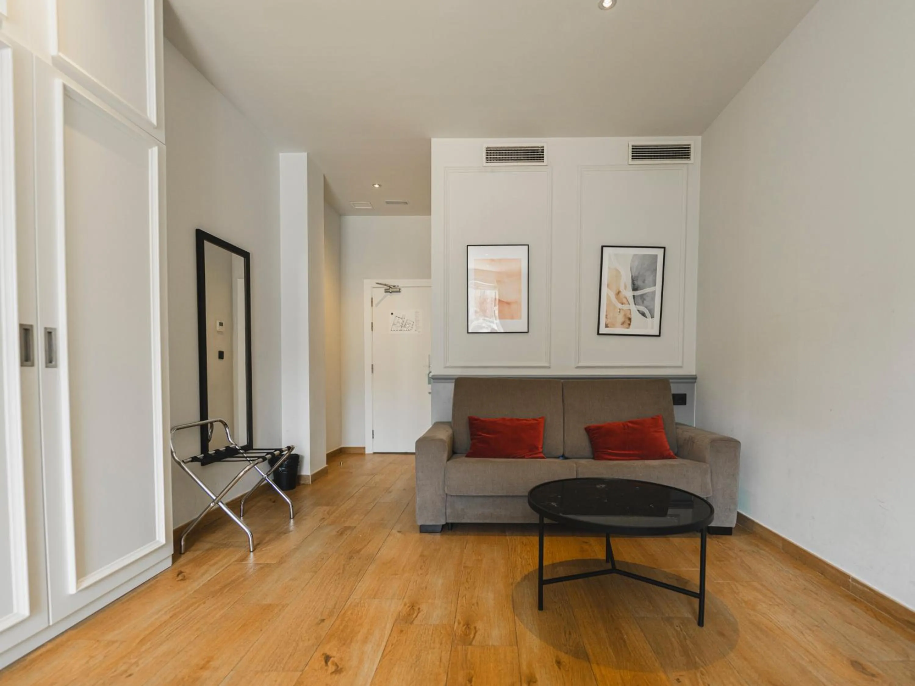 Bed in Alcazaba Premium Hotel