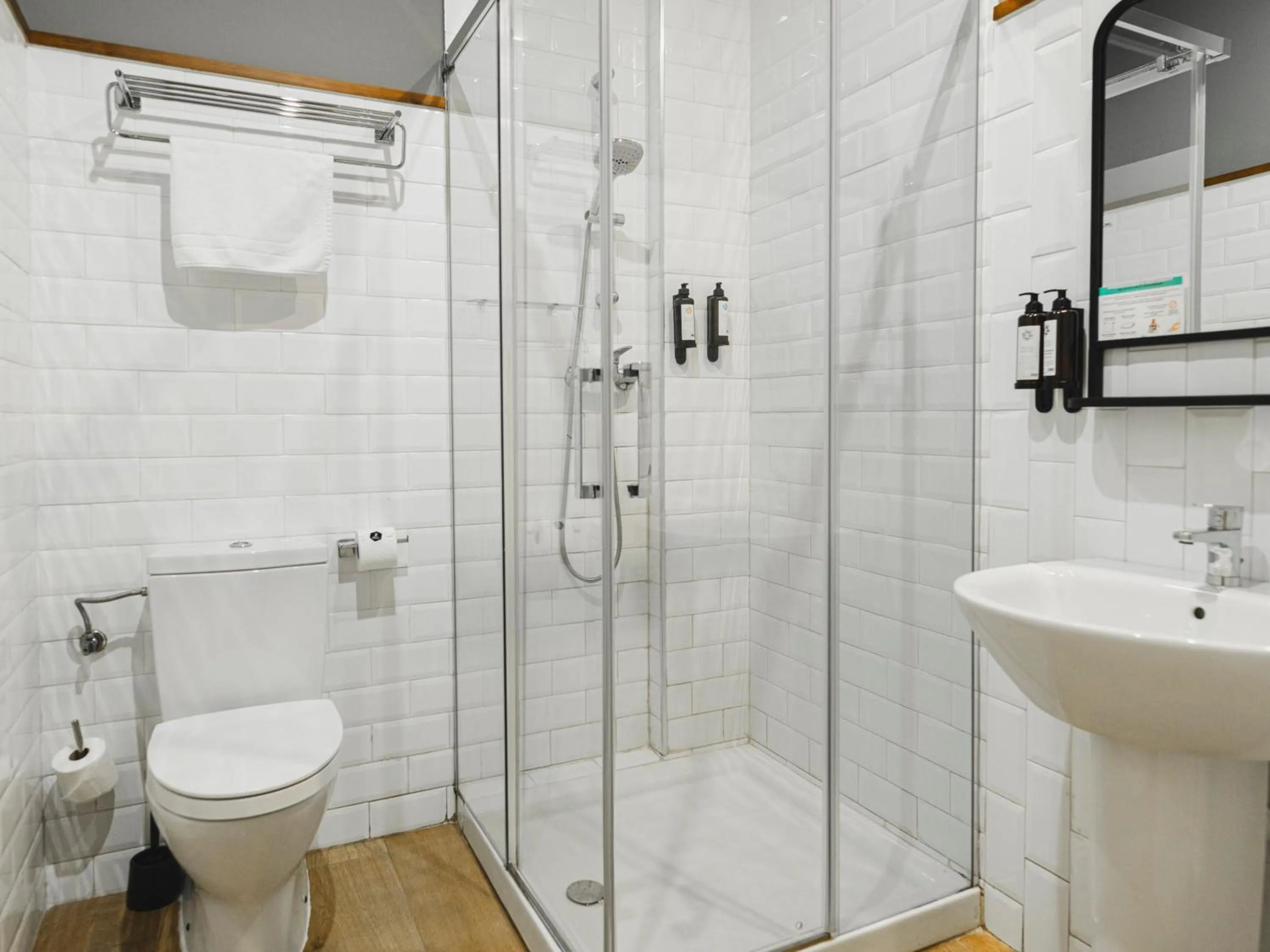 Shower in Alcazaba Premium Hotel