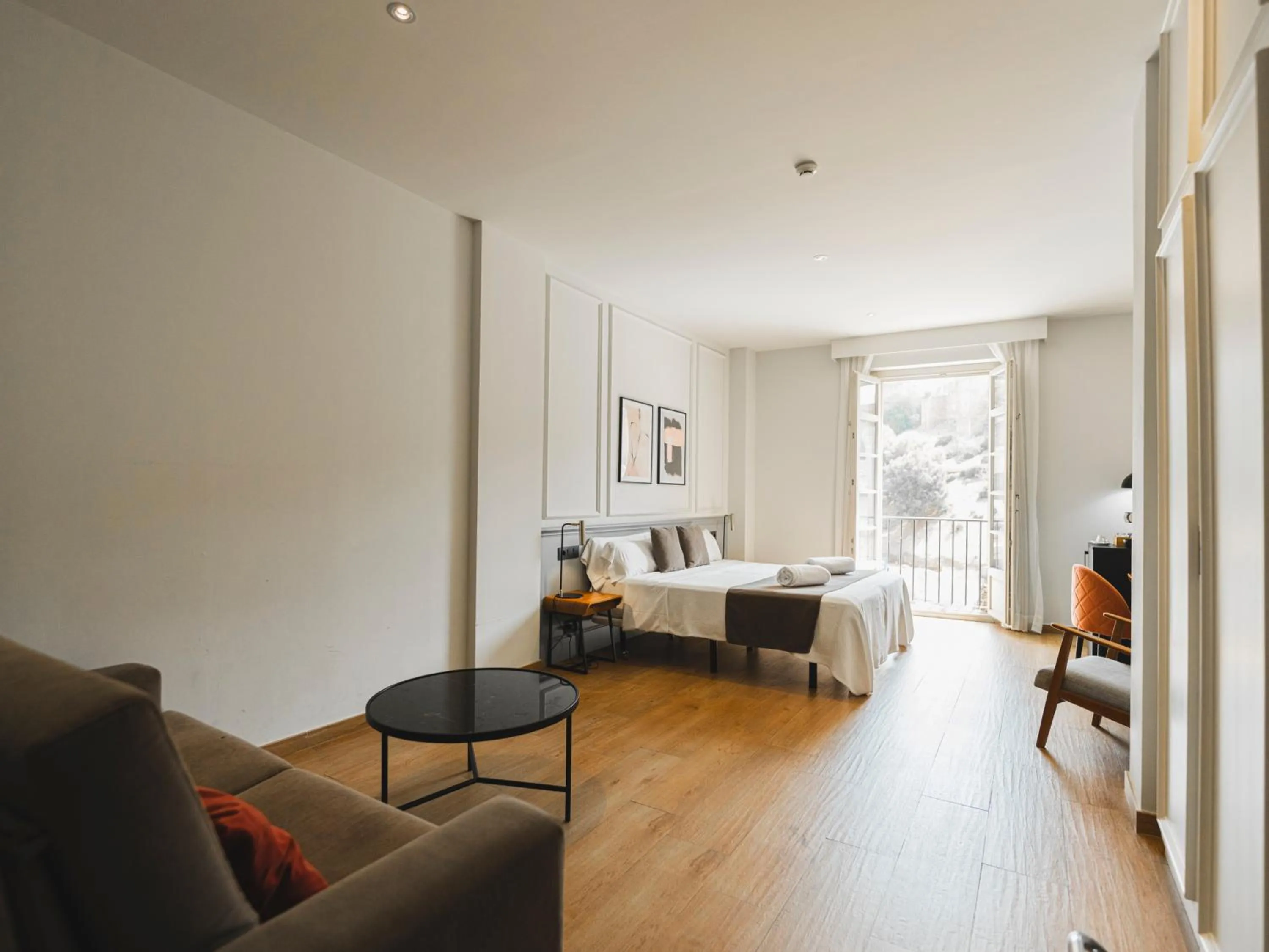 Bed in Alcazaba Premium Hotel