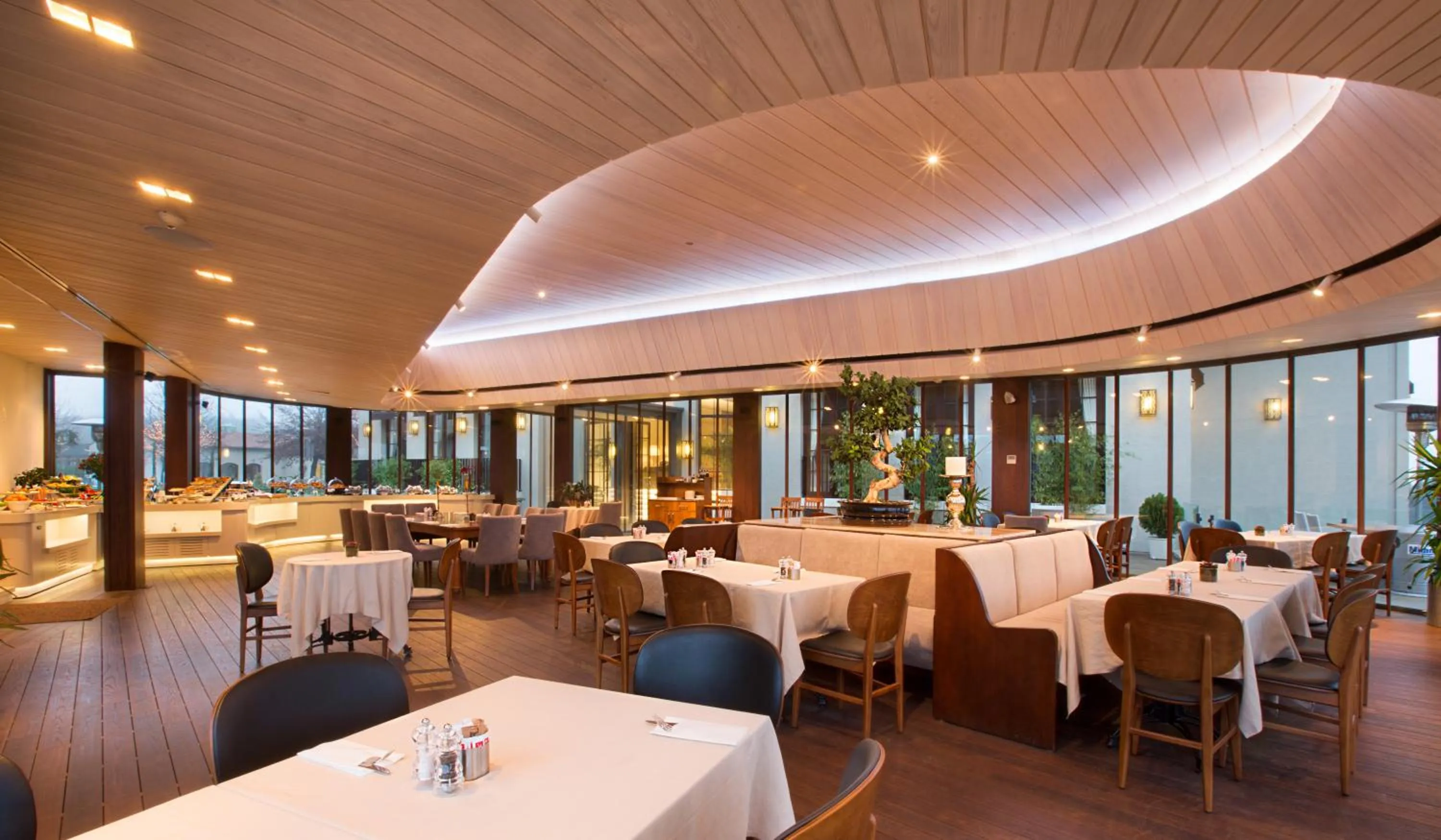 Restaurant/places to eat in Kemer Country Hotel İstanbul