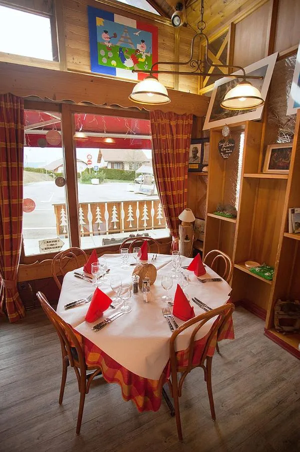 Restaurant/places to eat in Logis hôtel Arbez Franco Suisse