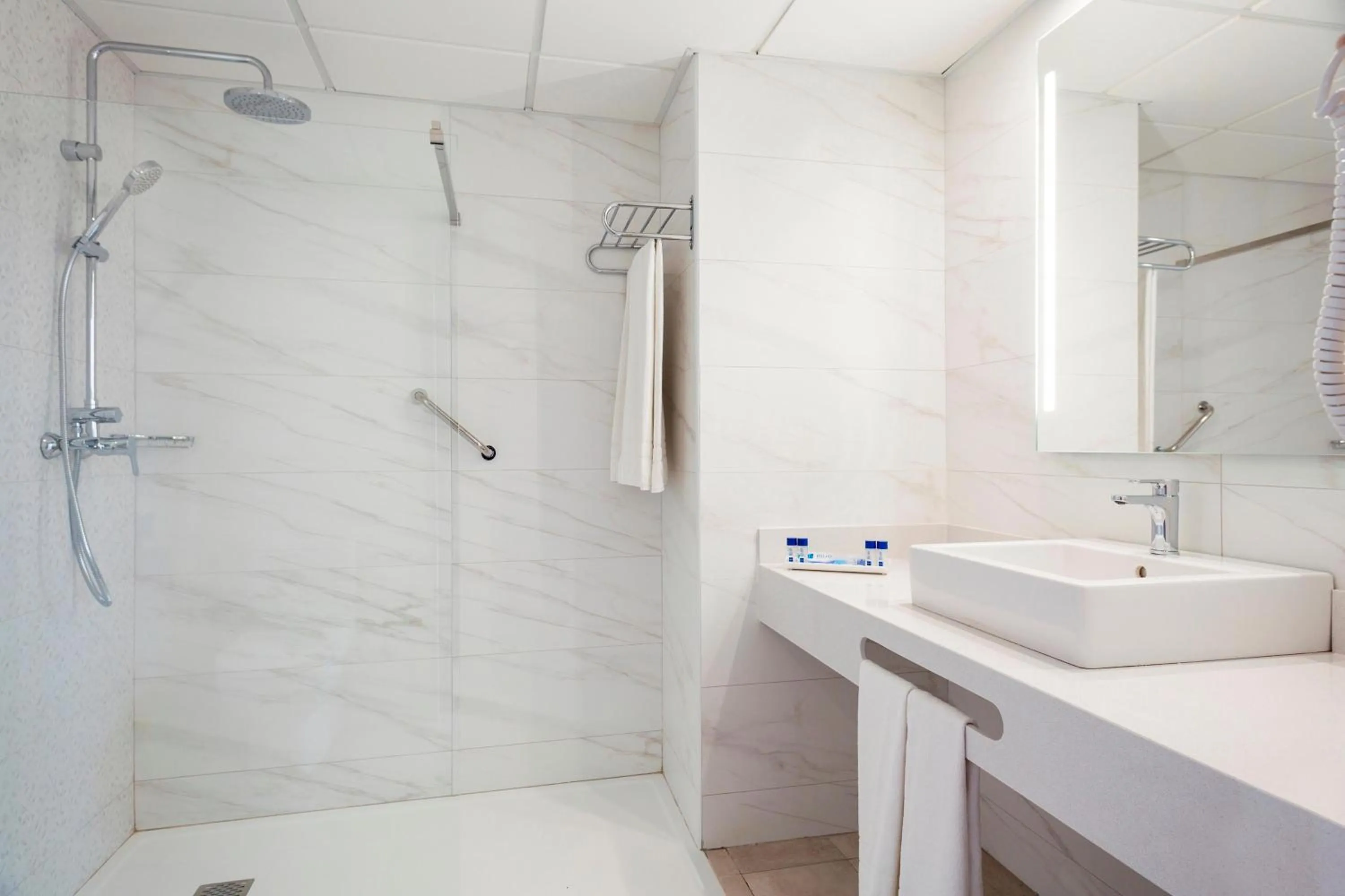 Bathroom in Hotel Best Negresco