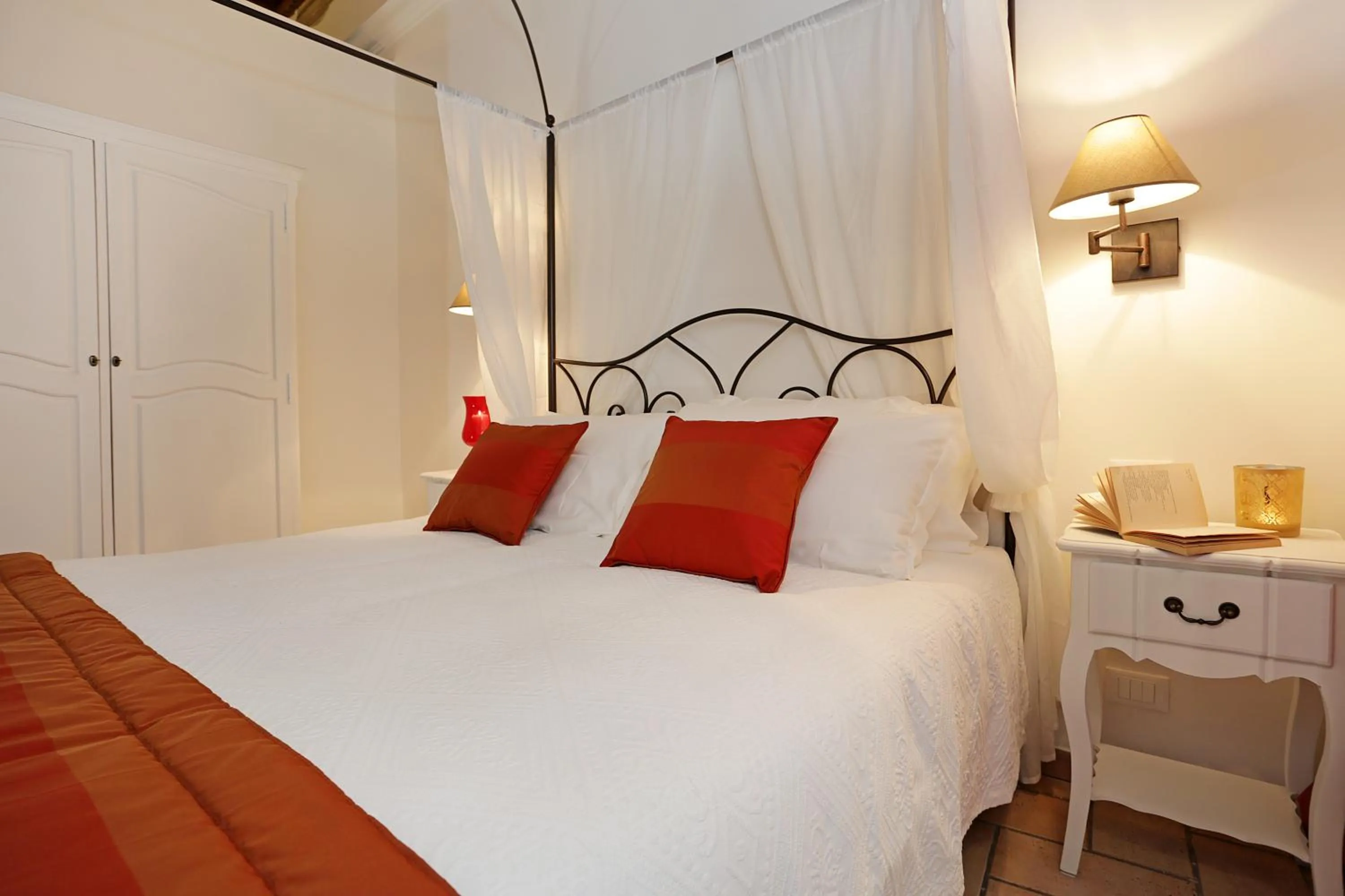 Bedroom, Bed in Madonna de' Monti Suites