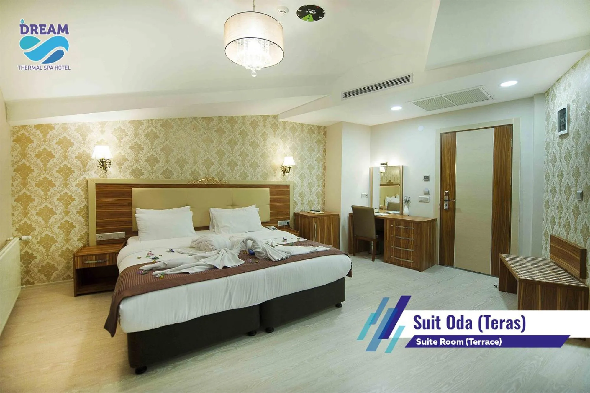 Bed in Zir Dream Thermal & Spa Hotel