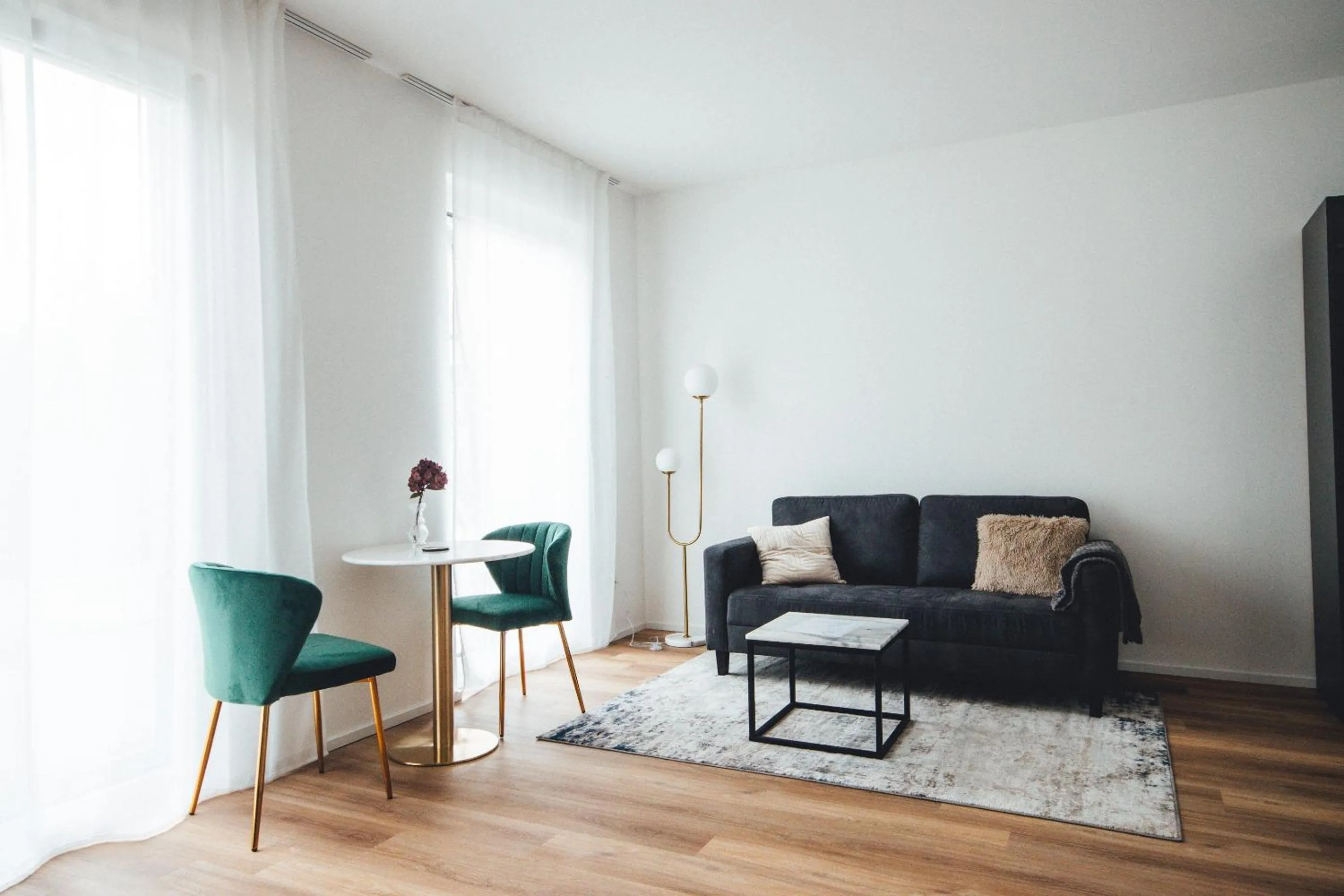 Dining area in THE WOS Apartments