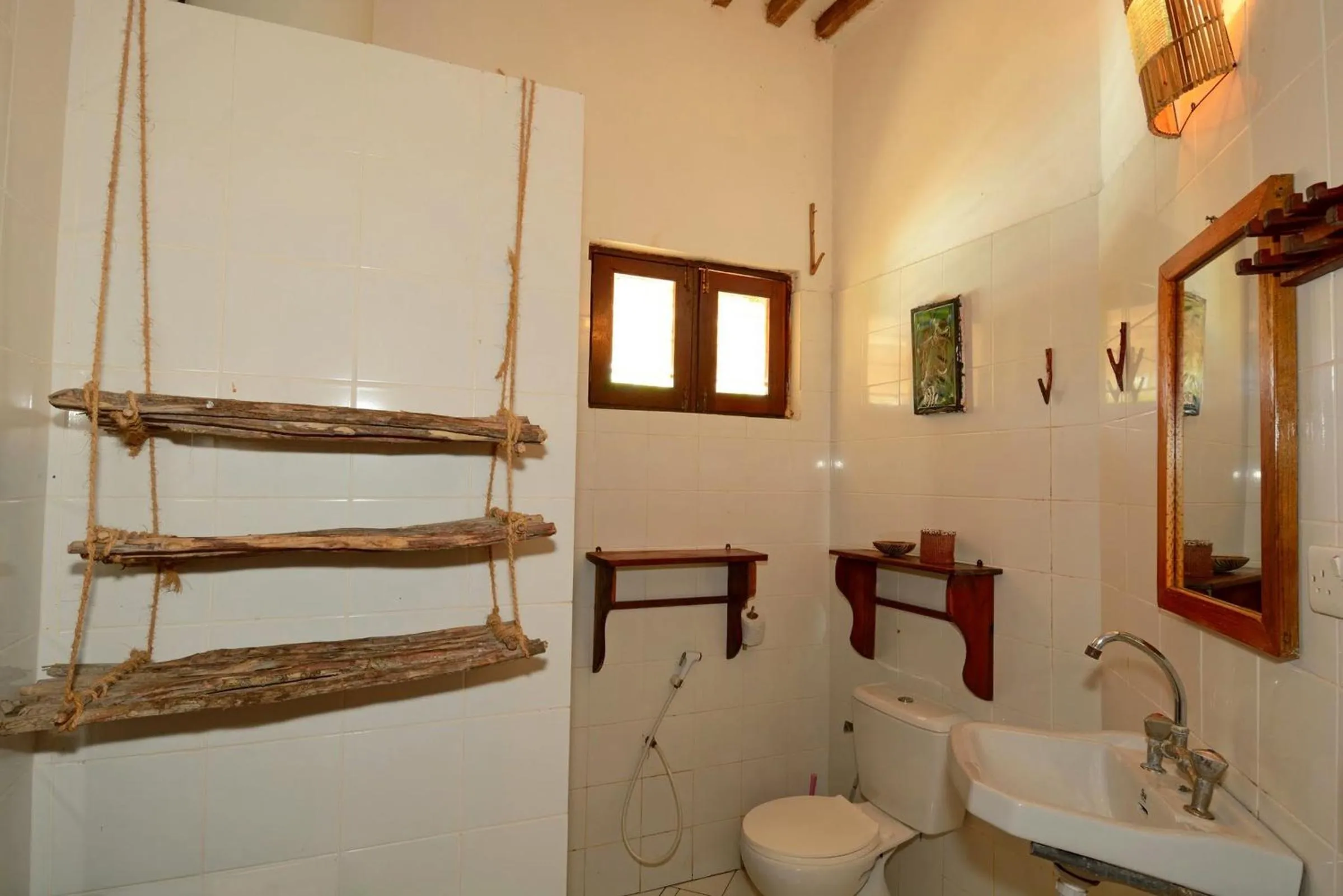Bathroom in Kipepeo Lodge Zanzibar