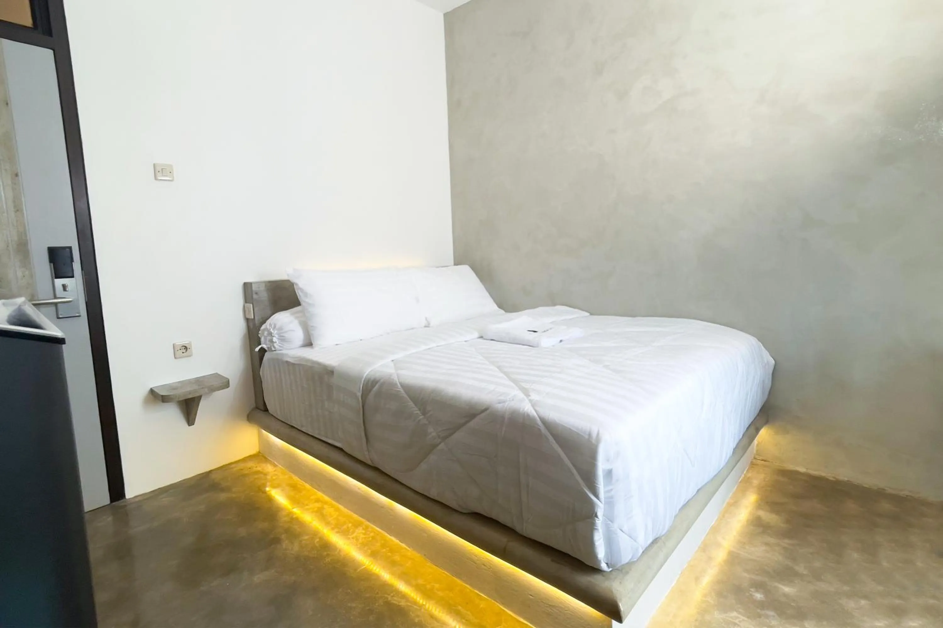 Bed in Dparagon Senopati