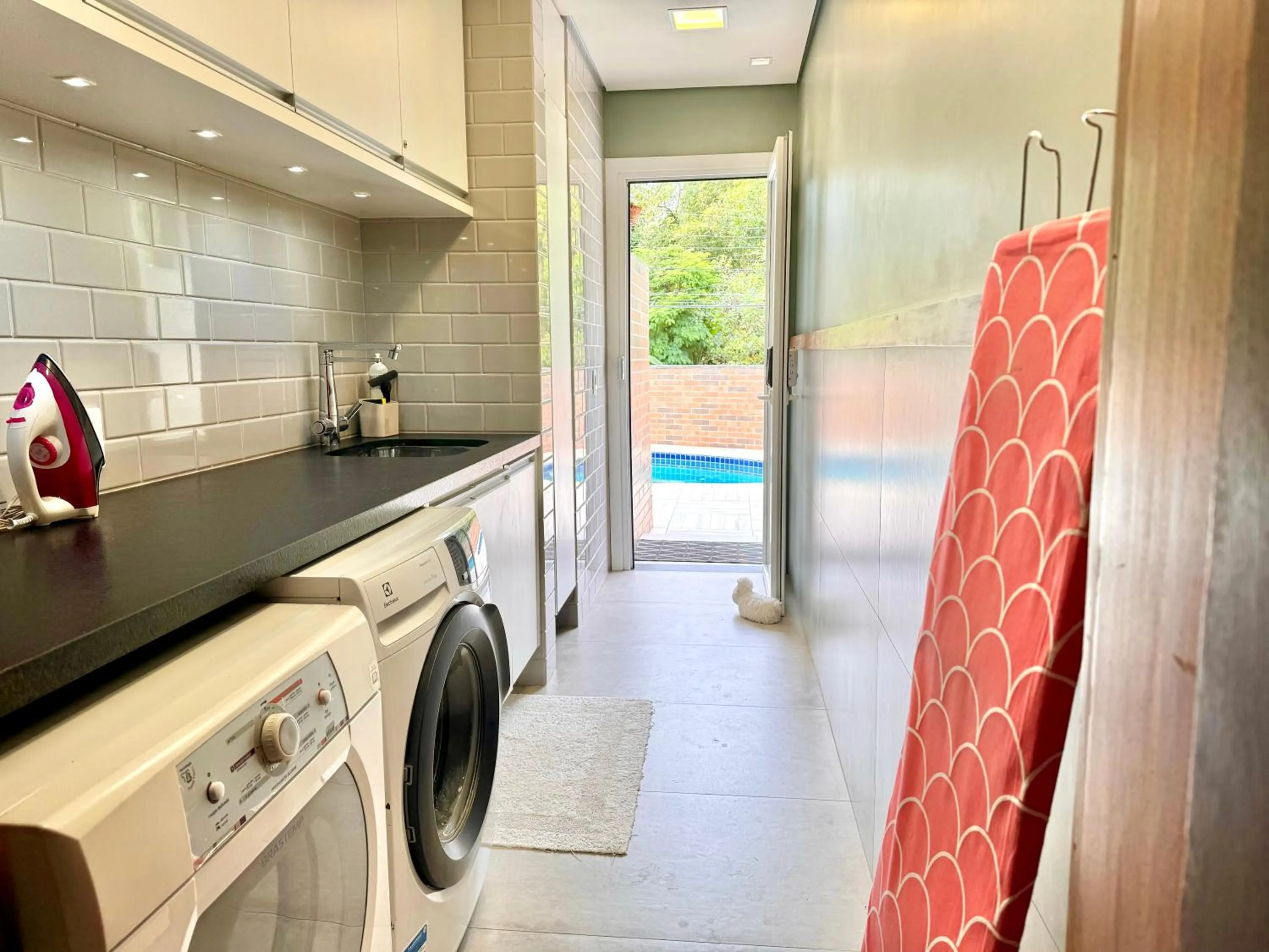 washing machine in Casa Ideal para Férias em Florianópolis