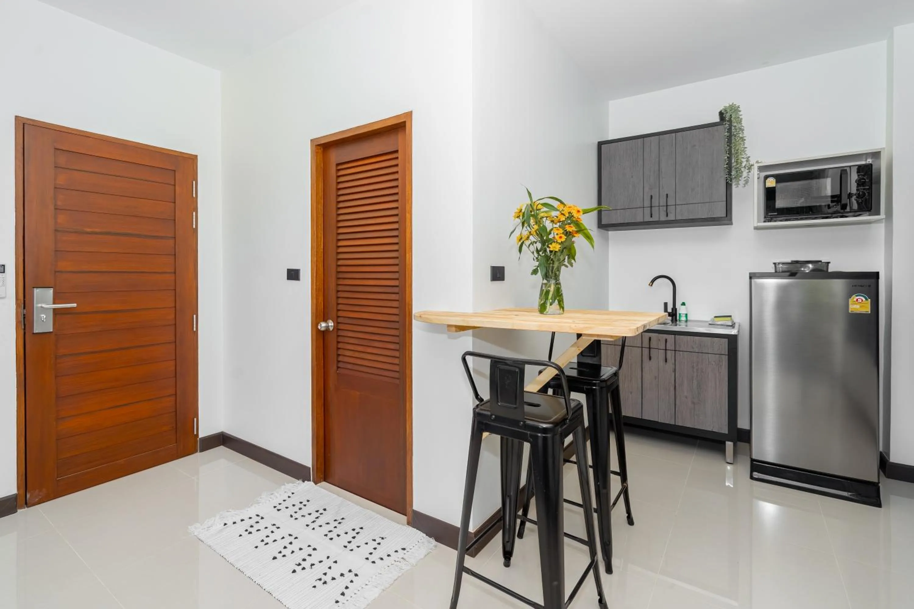 Kitchen or kitchenette in Mitsu Guesthouse