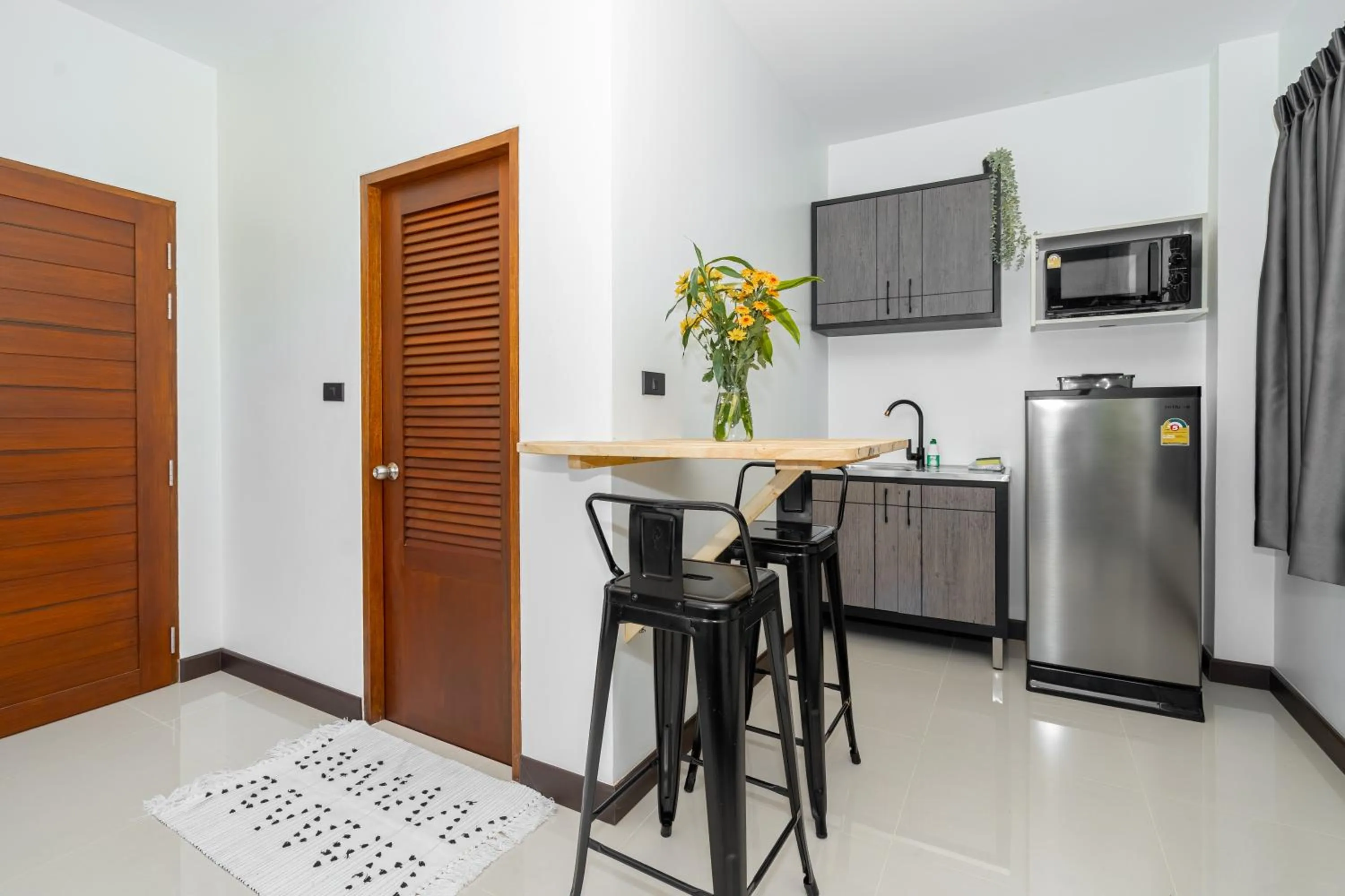 kitchen in Mitsu Guesthouse