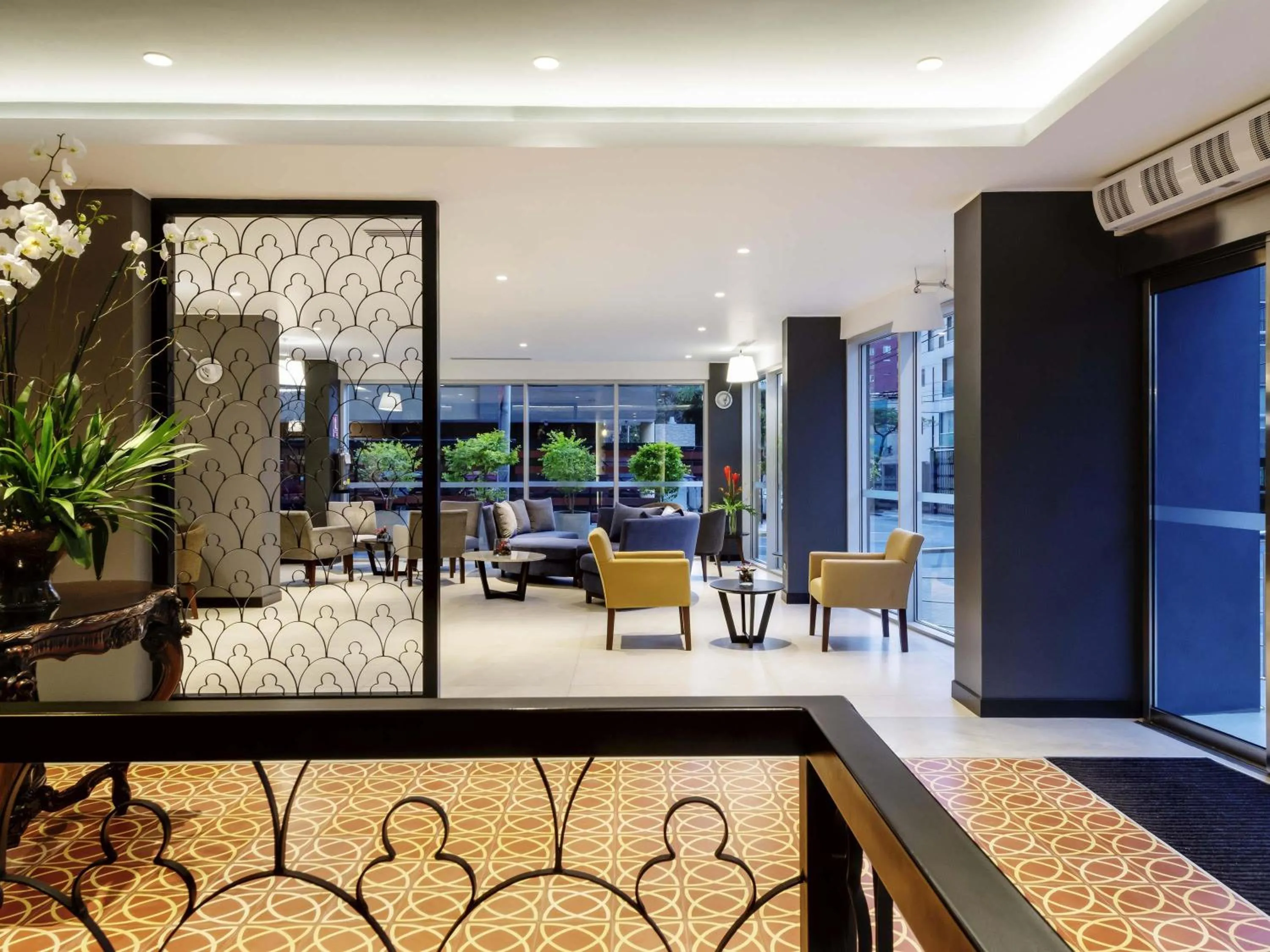 Lounge or bar in Mercure Ariosto Lima