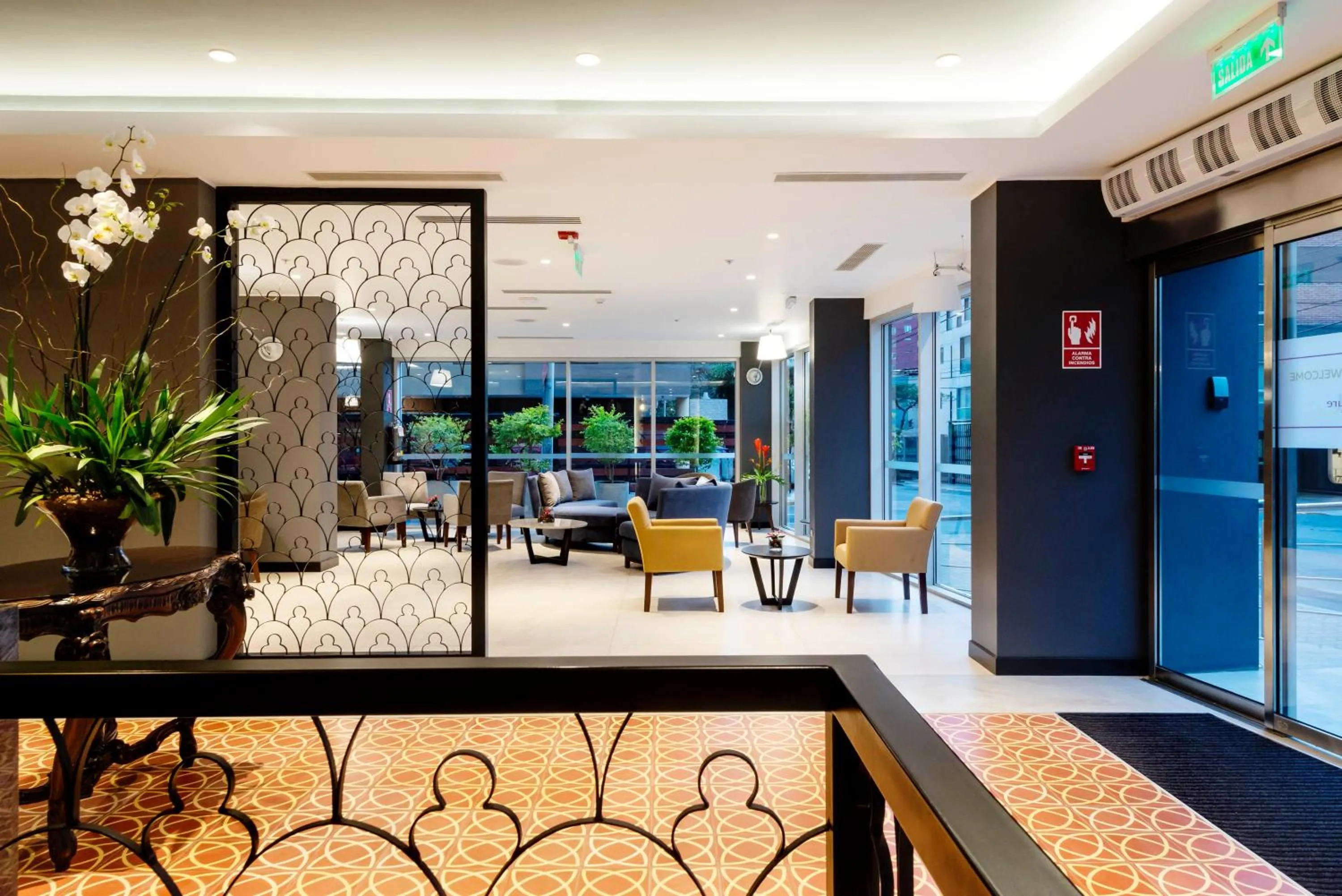 Lobby or reception in Mercure Ariosto Lima