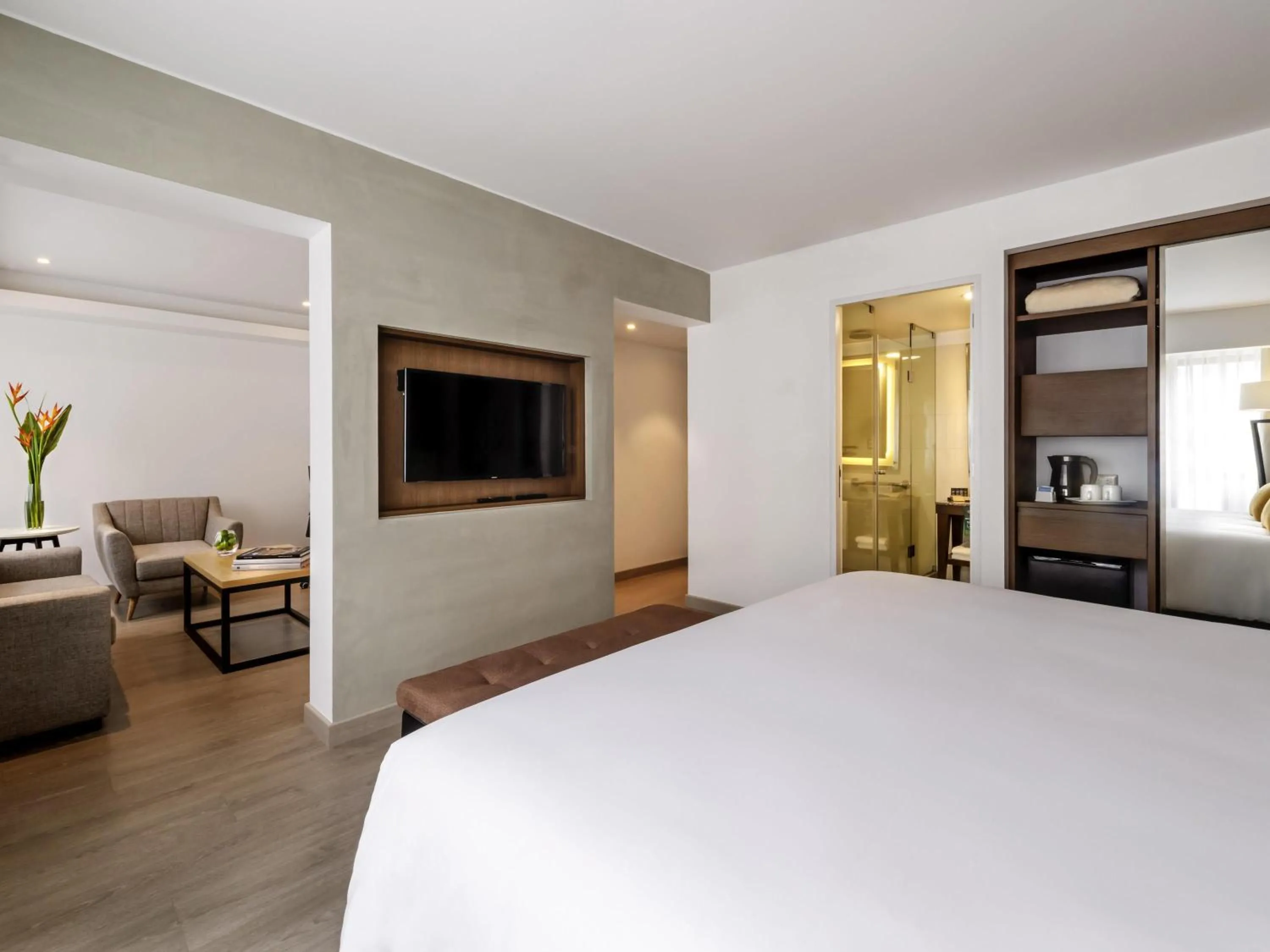 Property building in Mercure Ariosto Lima