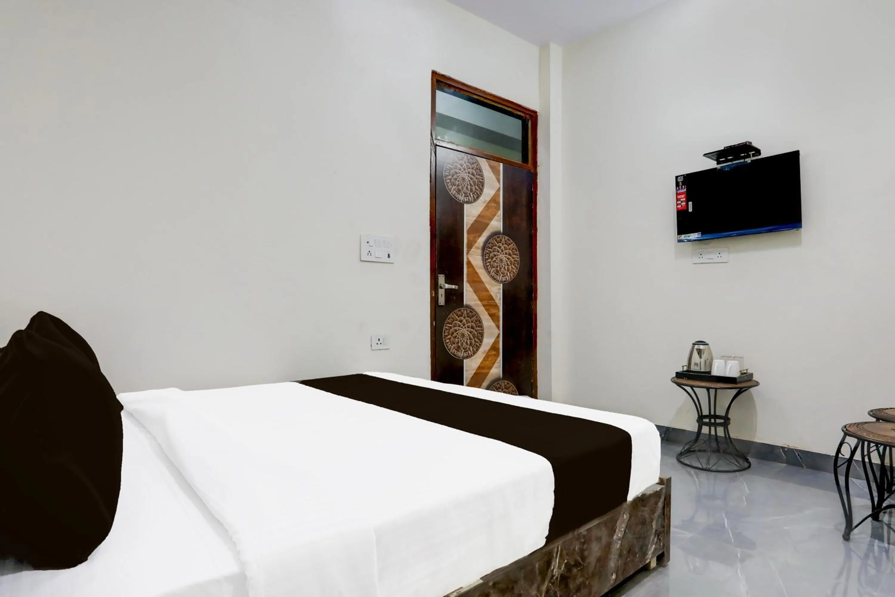 Bedroom, Bed in Super Hotel O Kalka
