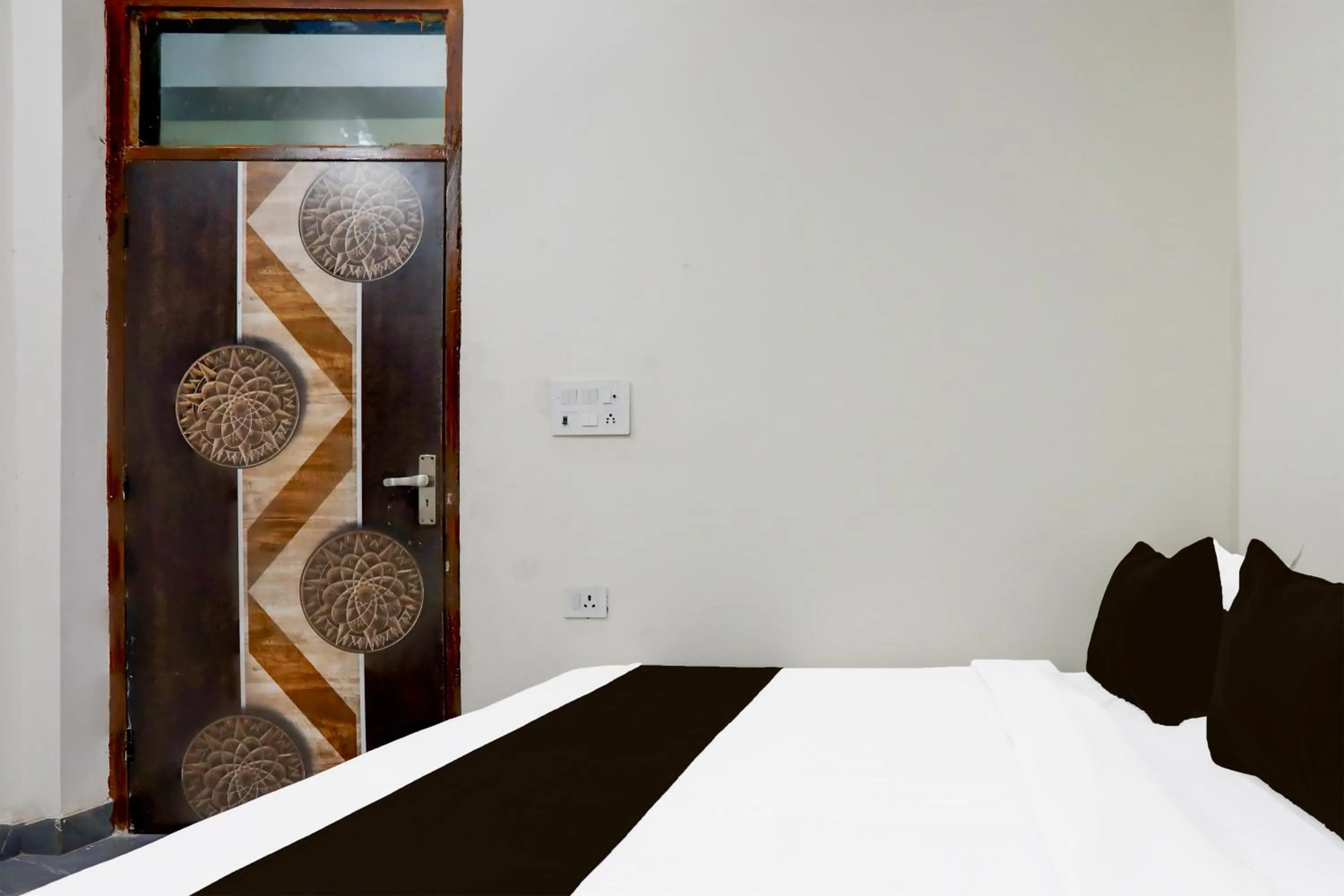 Bedroom, Bed in Super Hotel O Kalka