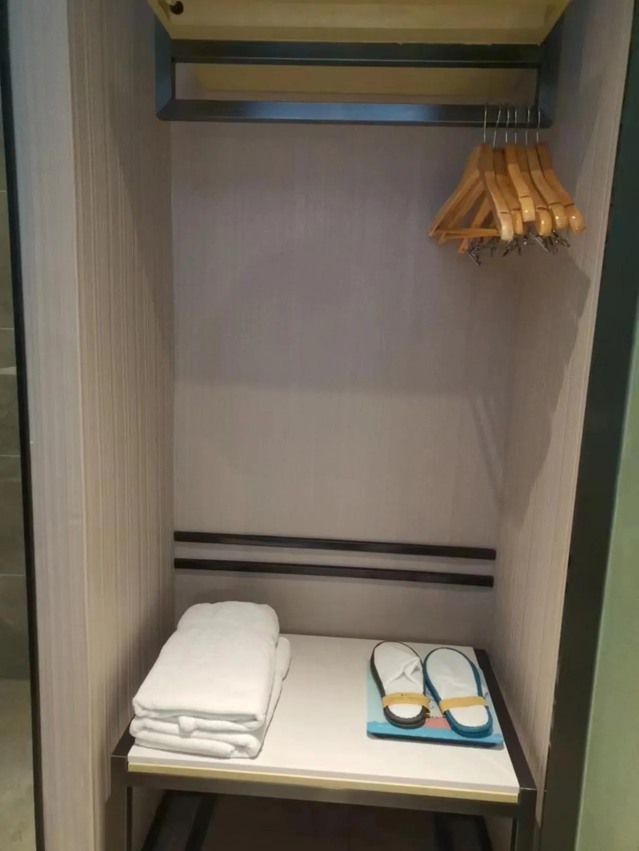 towels in Echarm Hotel Fengcheng Fengshui Lake