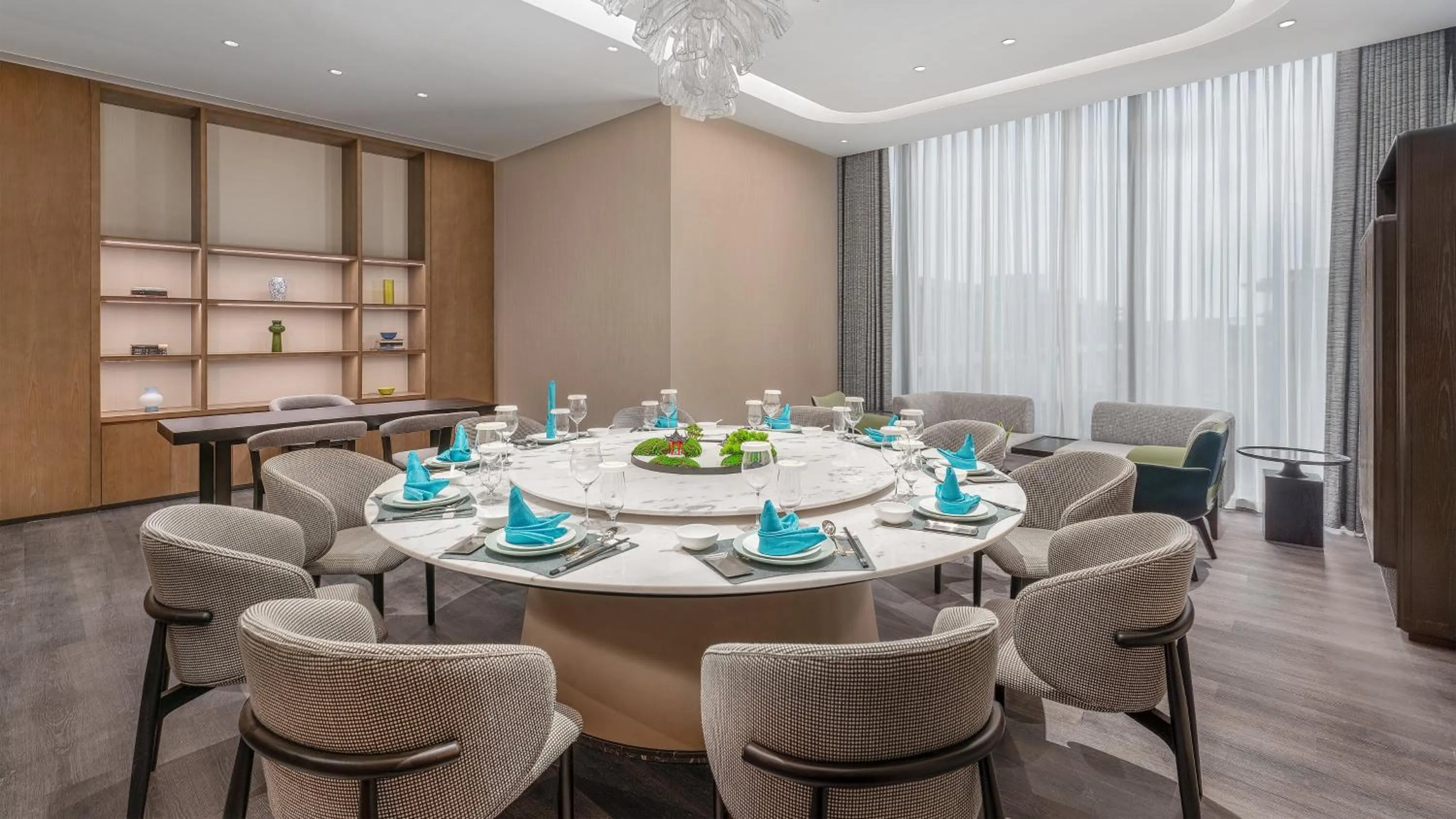 Restaurant/places to eat in Holiday Inn Wuhan Houguan Lake by IHG