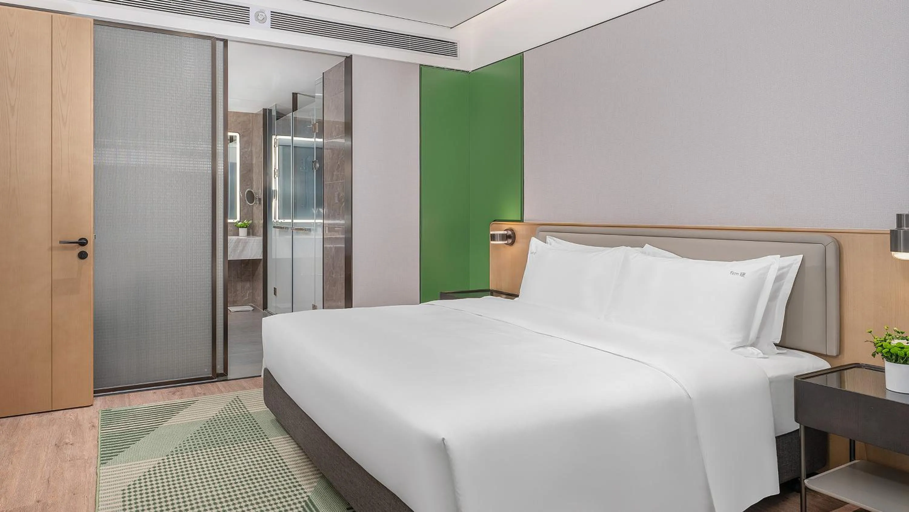 Bedroom, Bed in Holiday Inn Wuhan Houguan Lake by IHG