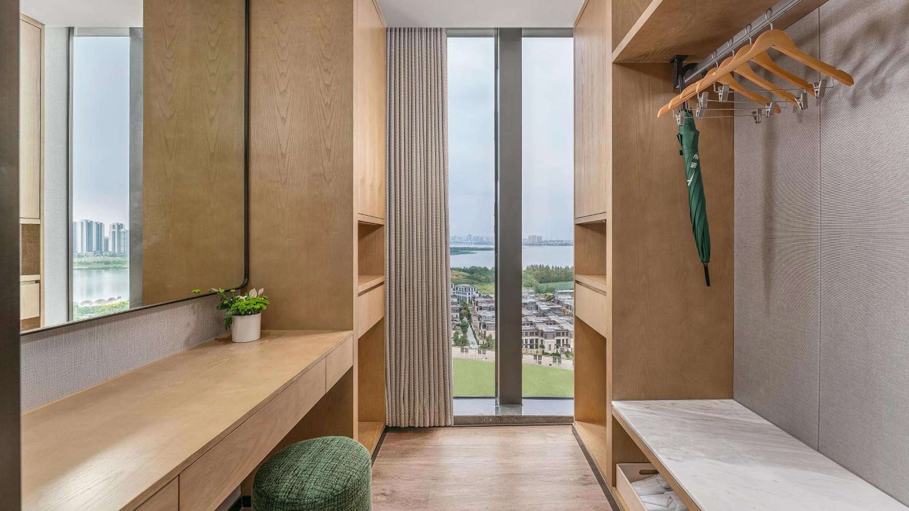 wardrobe in Holiday Inn Wuhan Houguan Lake by IHG