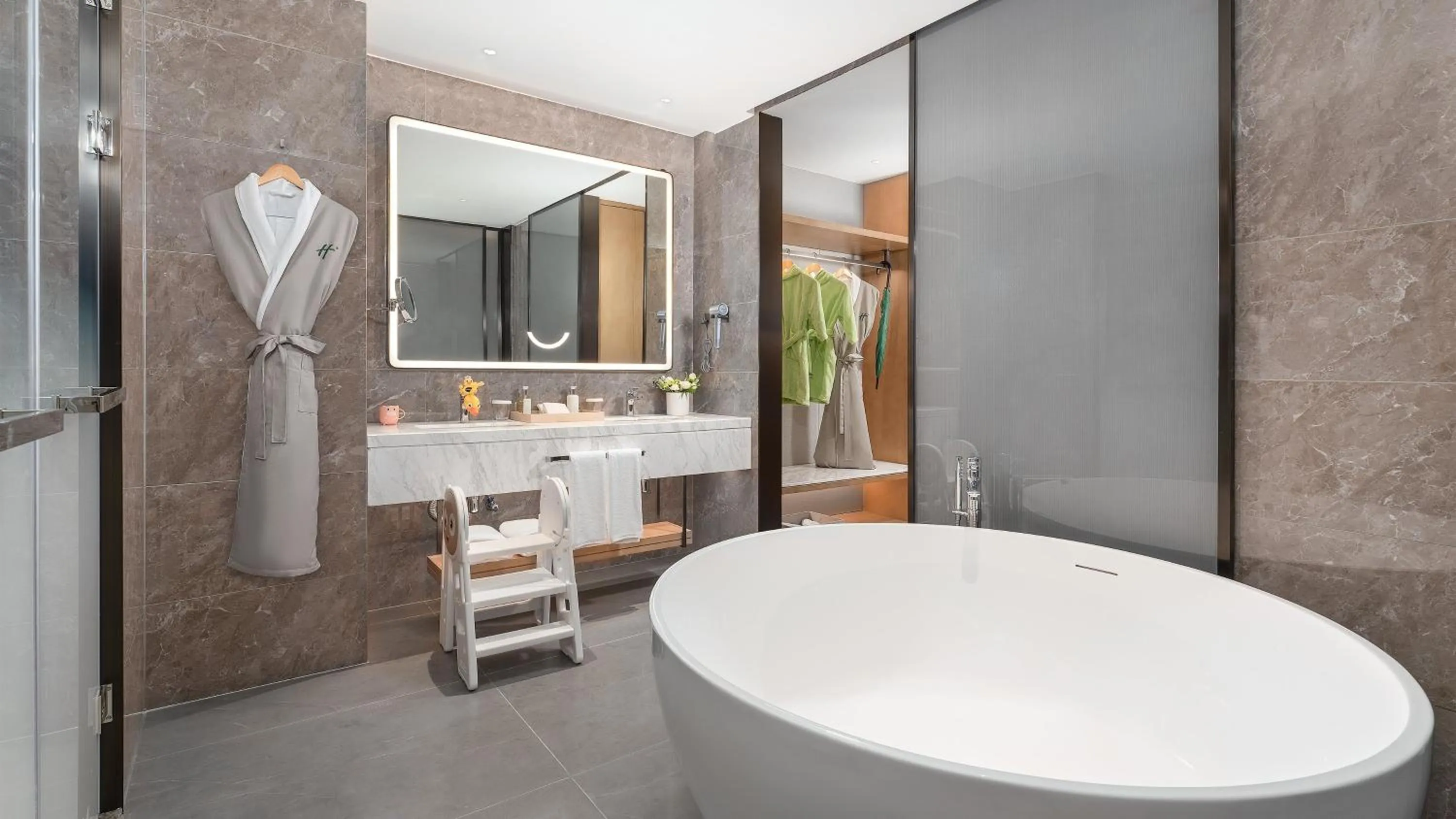 Photo of the whole room in Holiday Inn Wuhan Houguan Lake by IHG