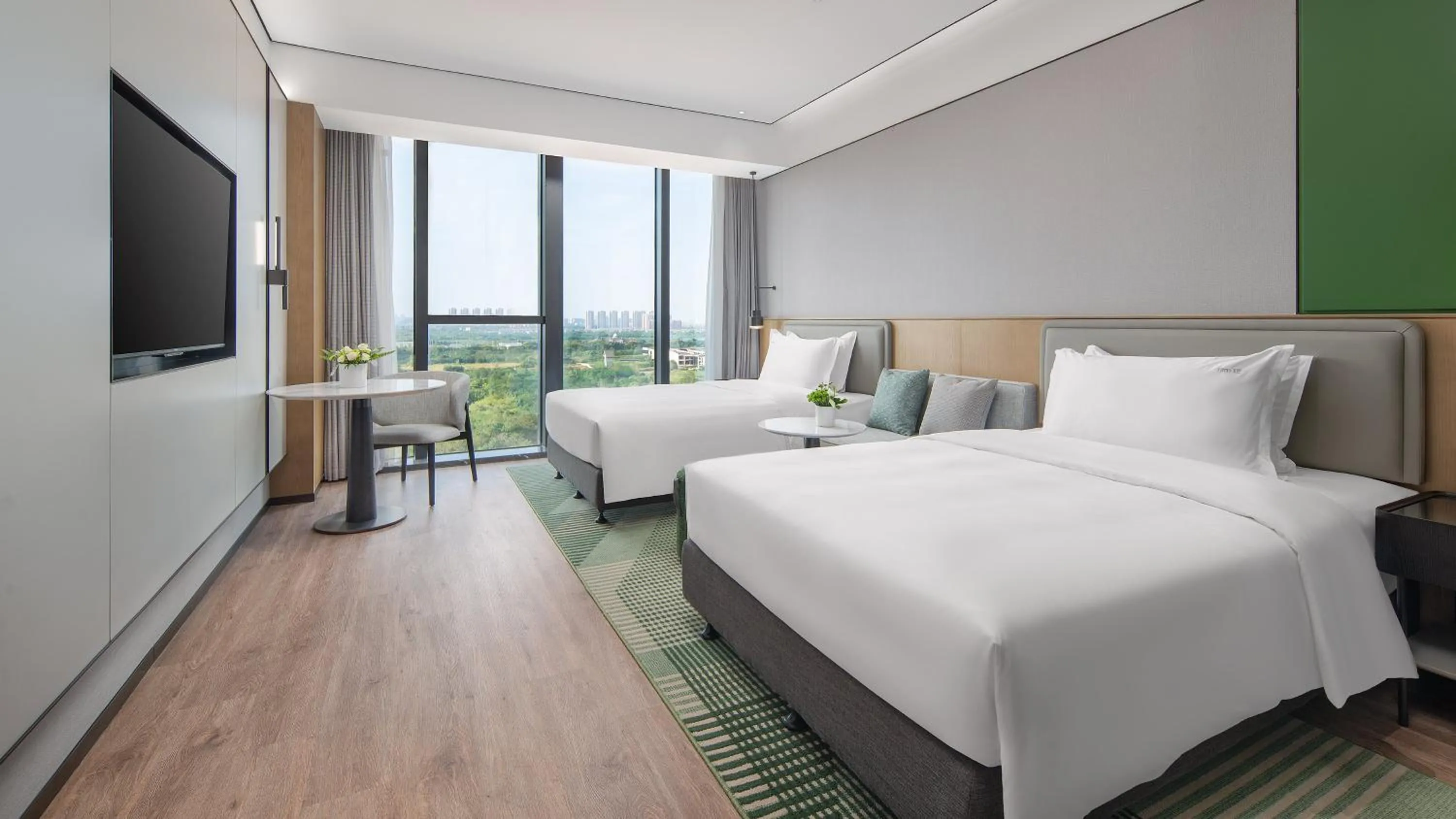 Photo of the whole room, Bed in Holiday Inn Wuhan Houguan Lake by IHG