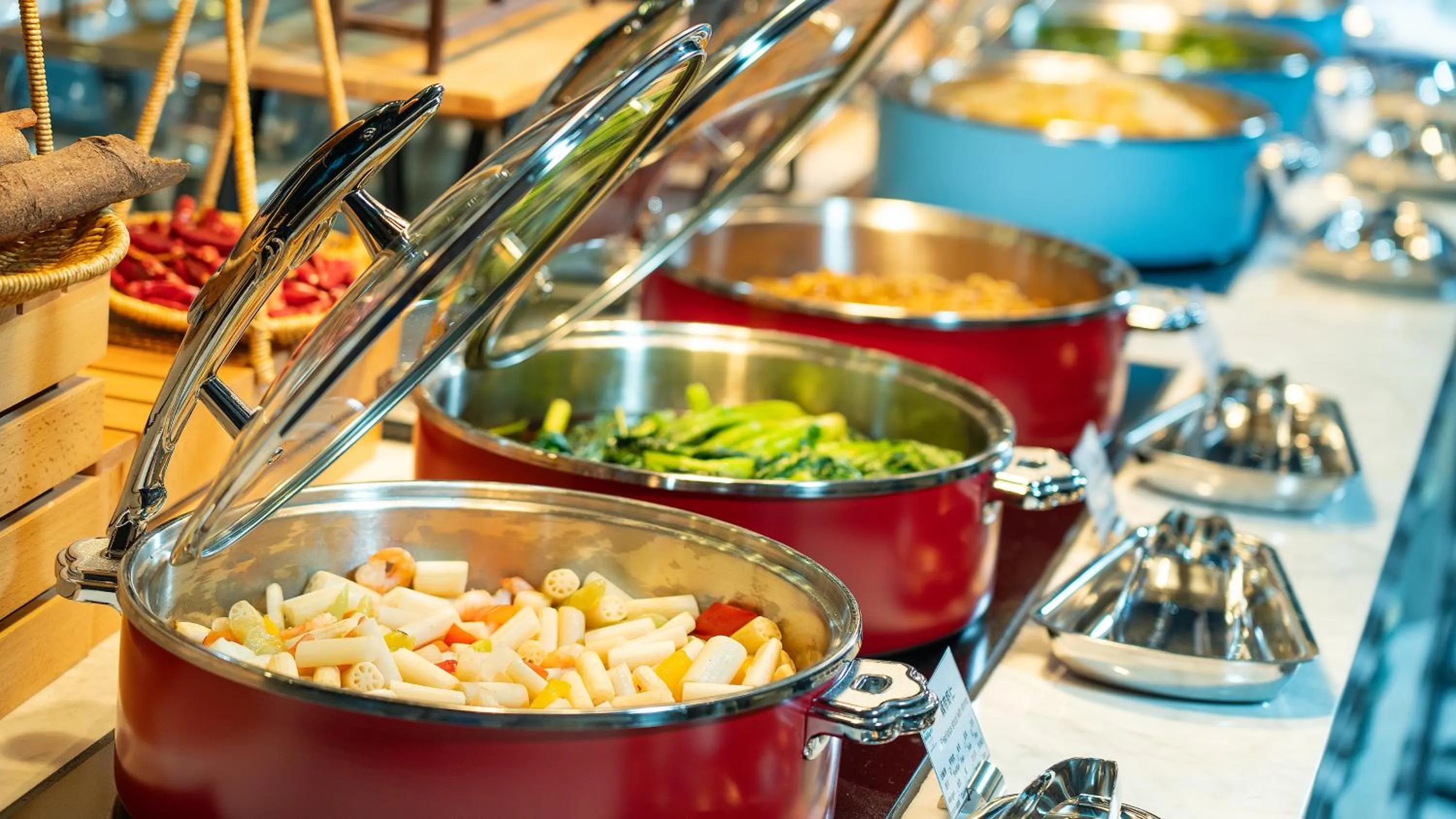 Breakfast in Holiday Inn Wuhan Houguan Lake by IHG