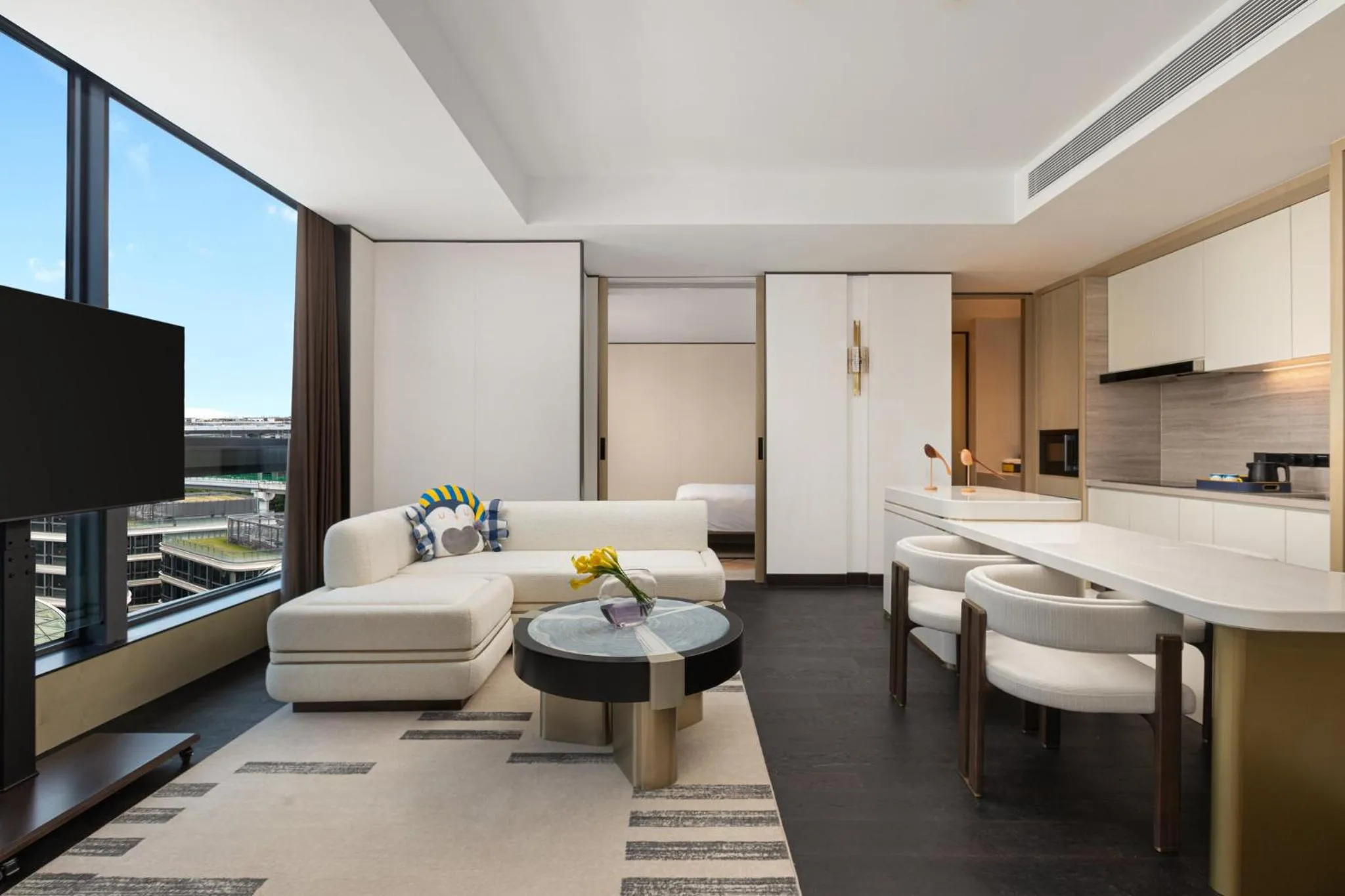 Photo of the whole room in voco Suites Shanghai Hongqiao CBD by IHG