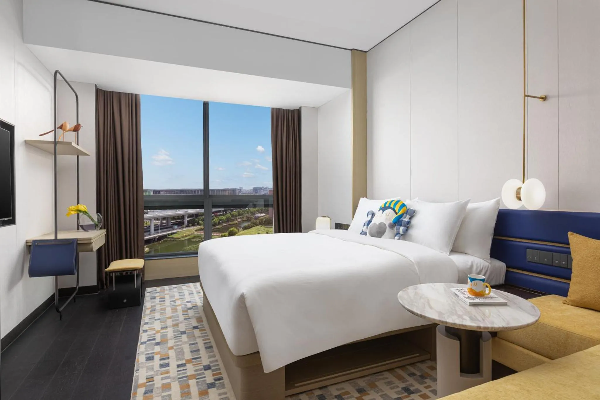 Photo of the whole room, Bed in voco Suites Shanghai Hongqiao CBD by IHG