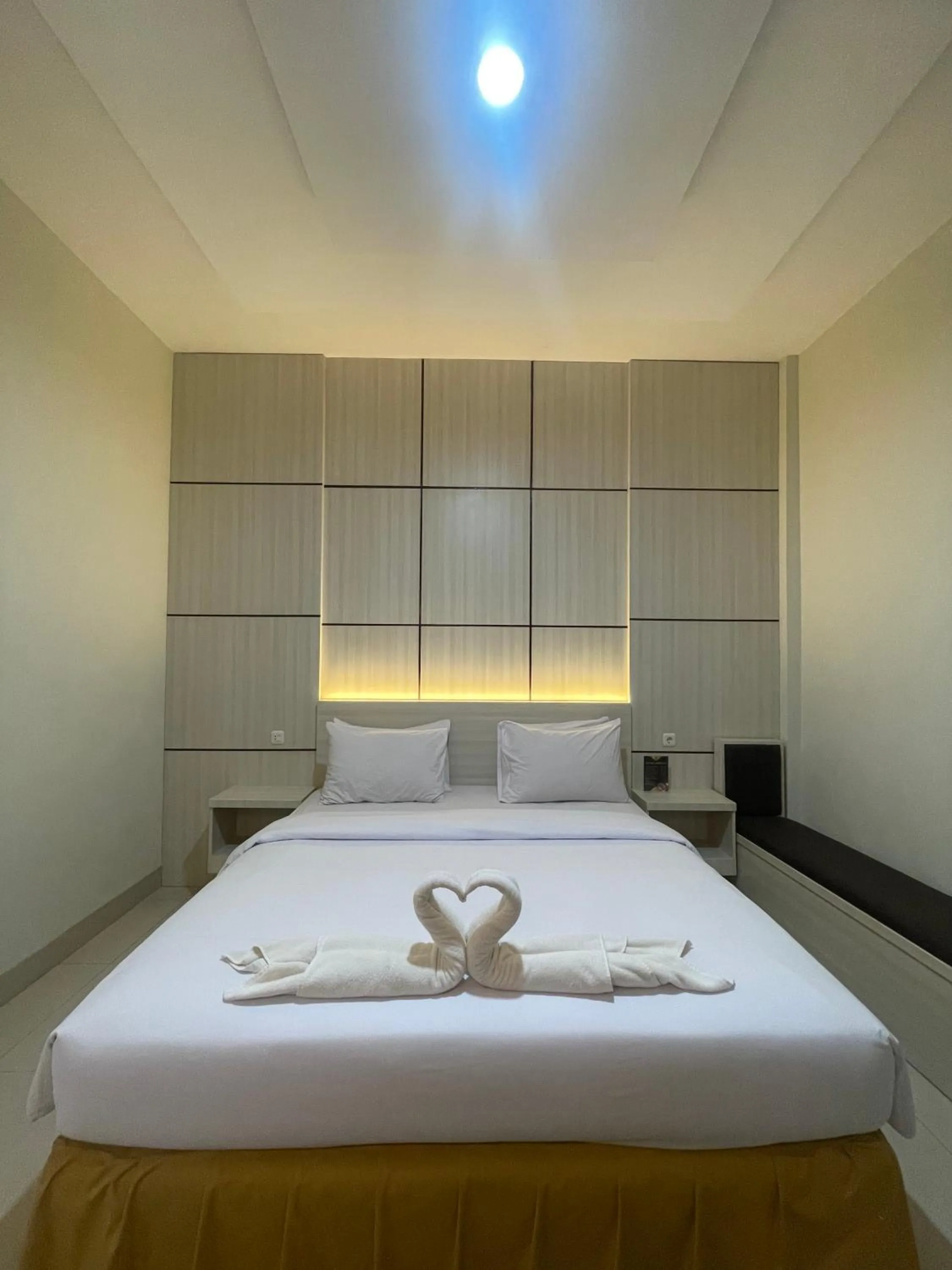 Bed in Soeltan Luxe Hotel Lampung
