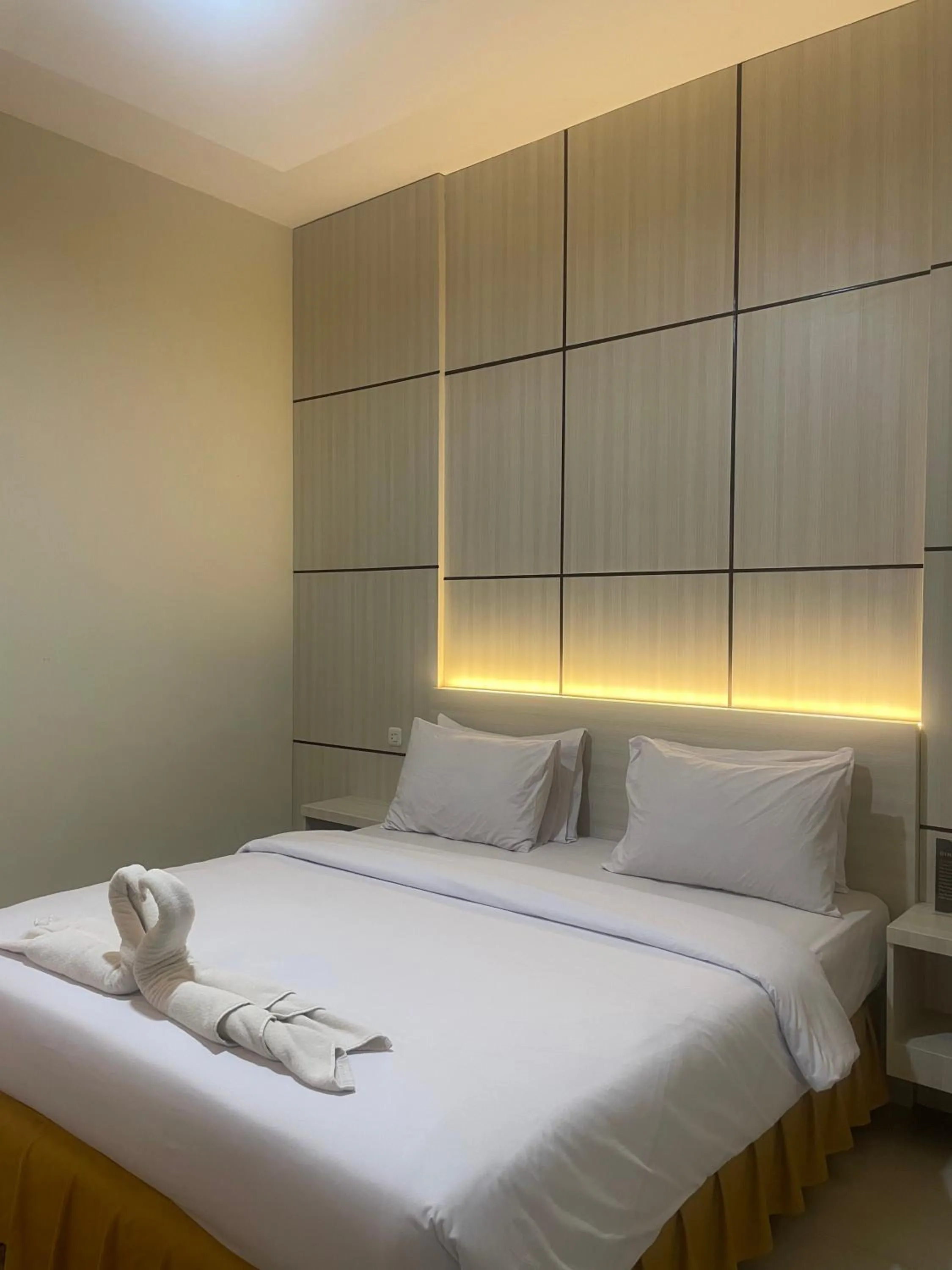 Bed in Soeltan Luxe Hotel Lampung