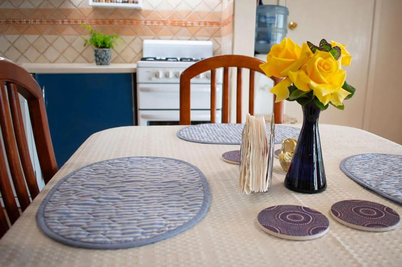 kitchen in Boathouse Bunbury Bed & Breakfast