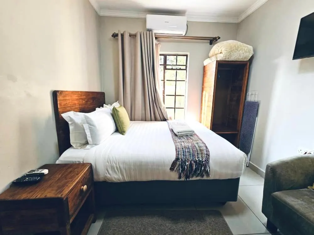 Bed in Maun Executive Inn