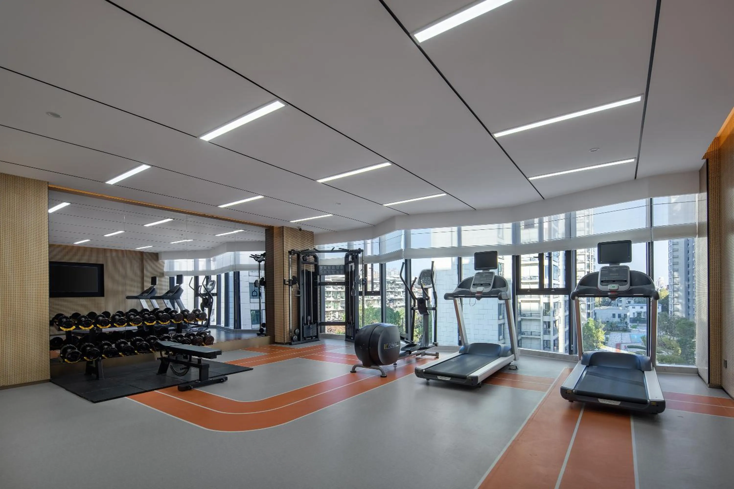 Fitness centre/facilities in Home2 by Suite Wuhan Qingshan