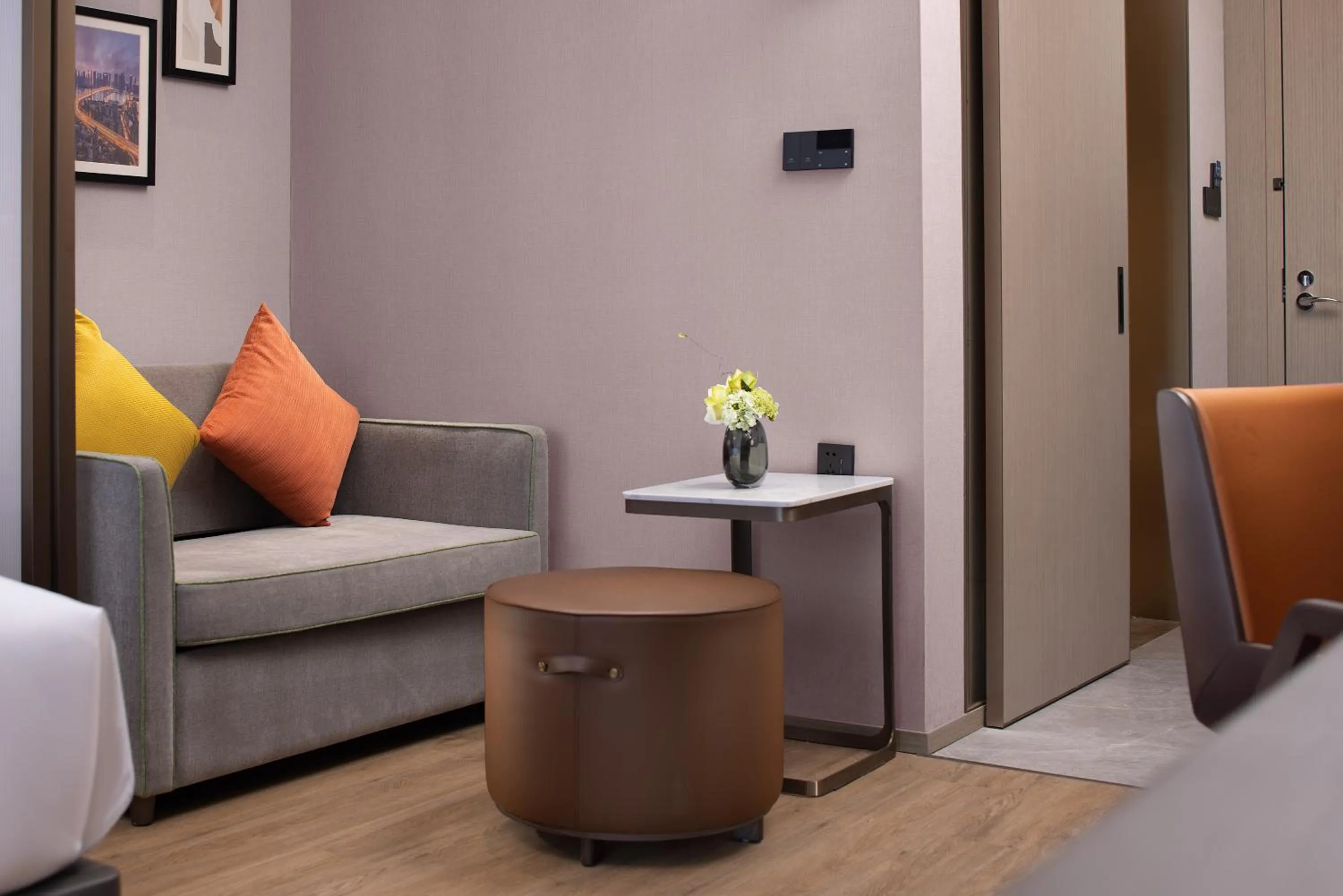 Photo of the whole room in Home2 by Suite Wuhan Qingshan