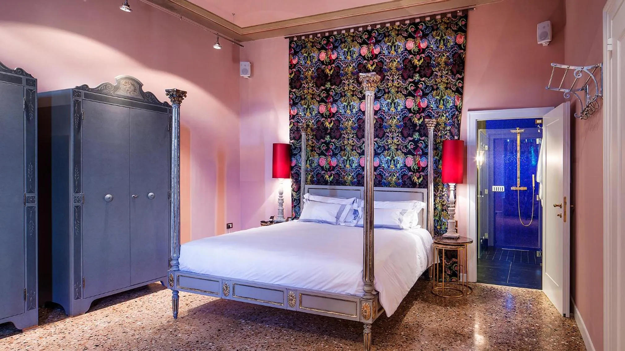 Bed in Hotel Heureka