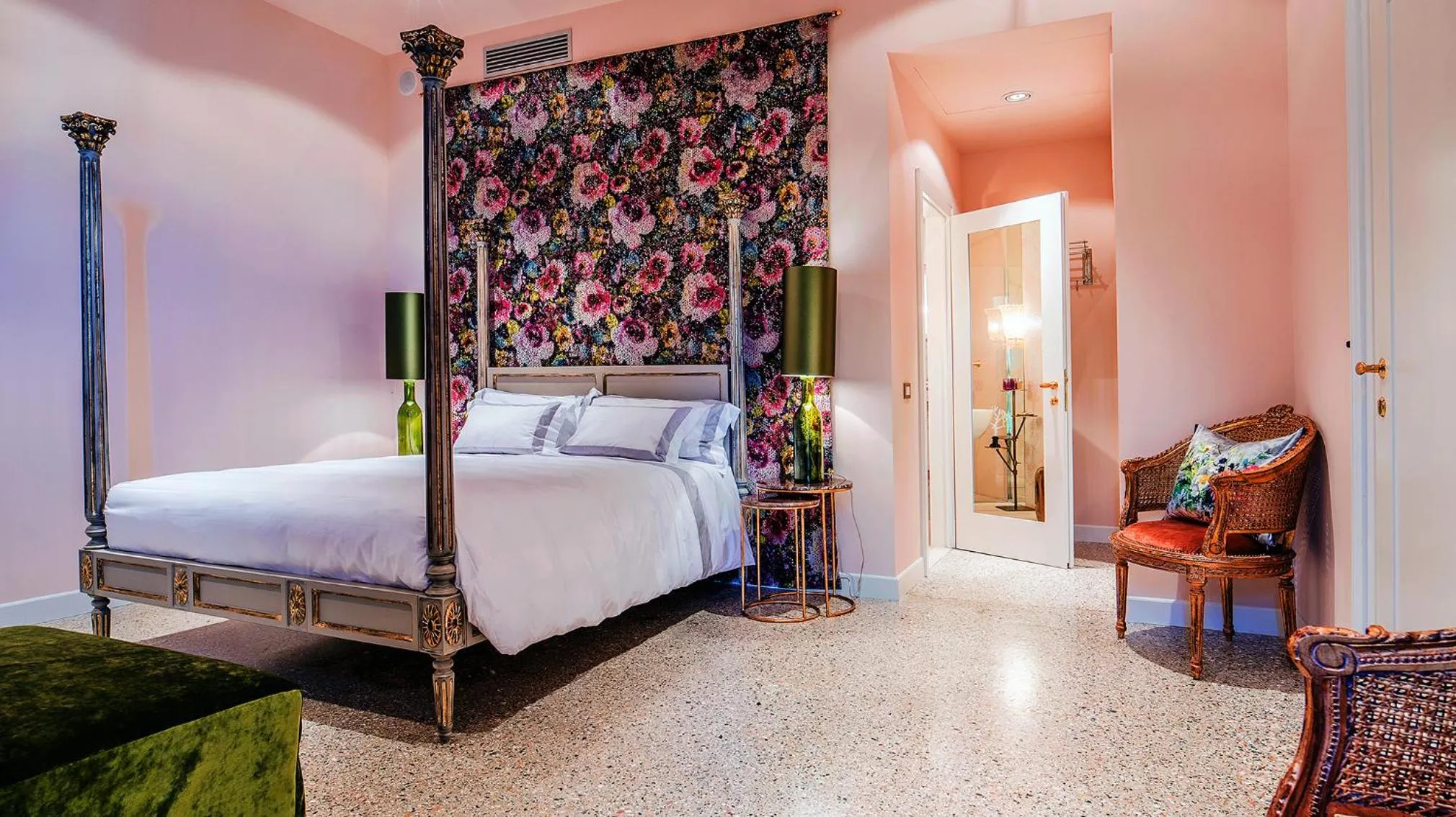 Bed in Hotel Heureka