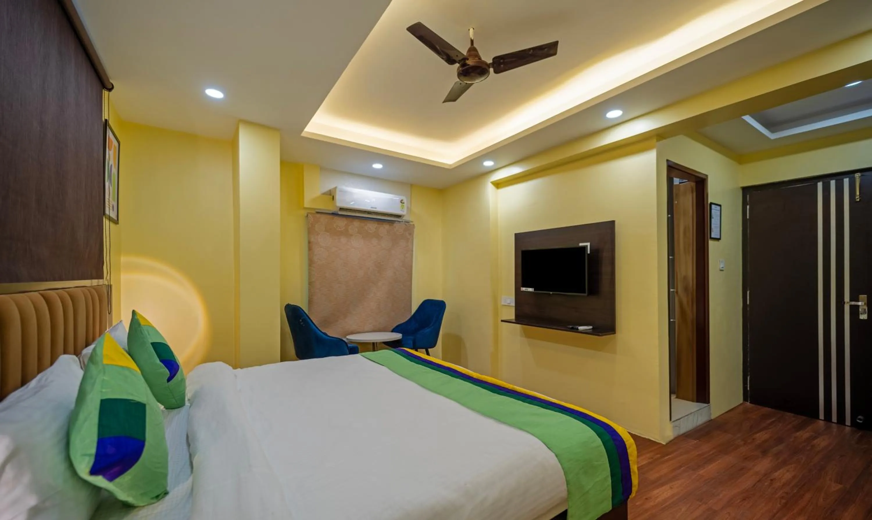 Bedroom, Bed in Treebo Taj Square, 10 Mins From Airport