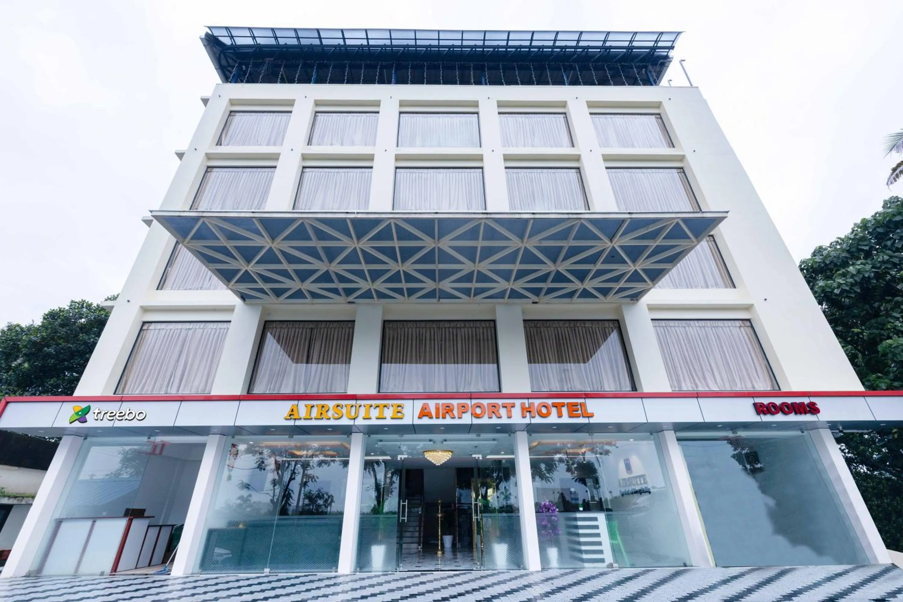 Property building in Treebo Airsuite Airport Hotel