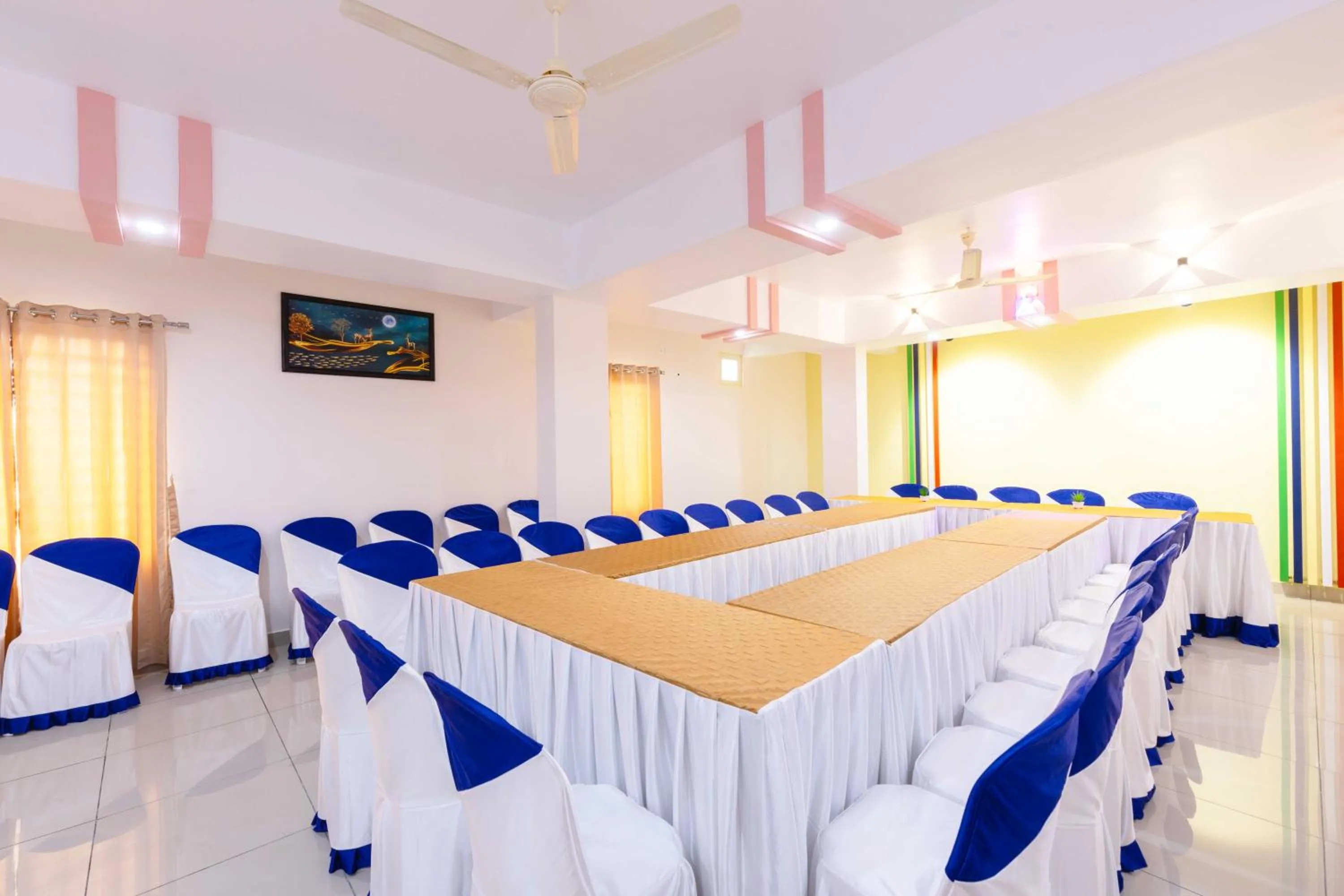 Meeting/conference room in Treebo Airsuite Airport Hotel