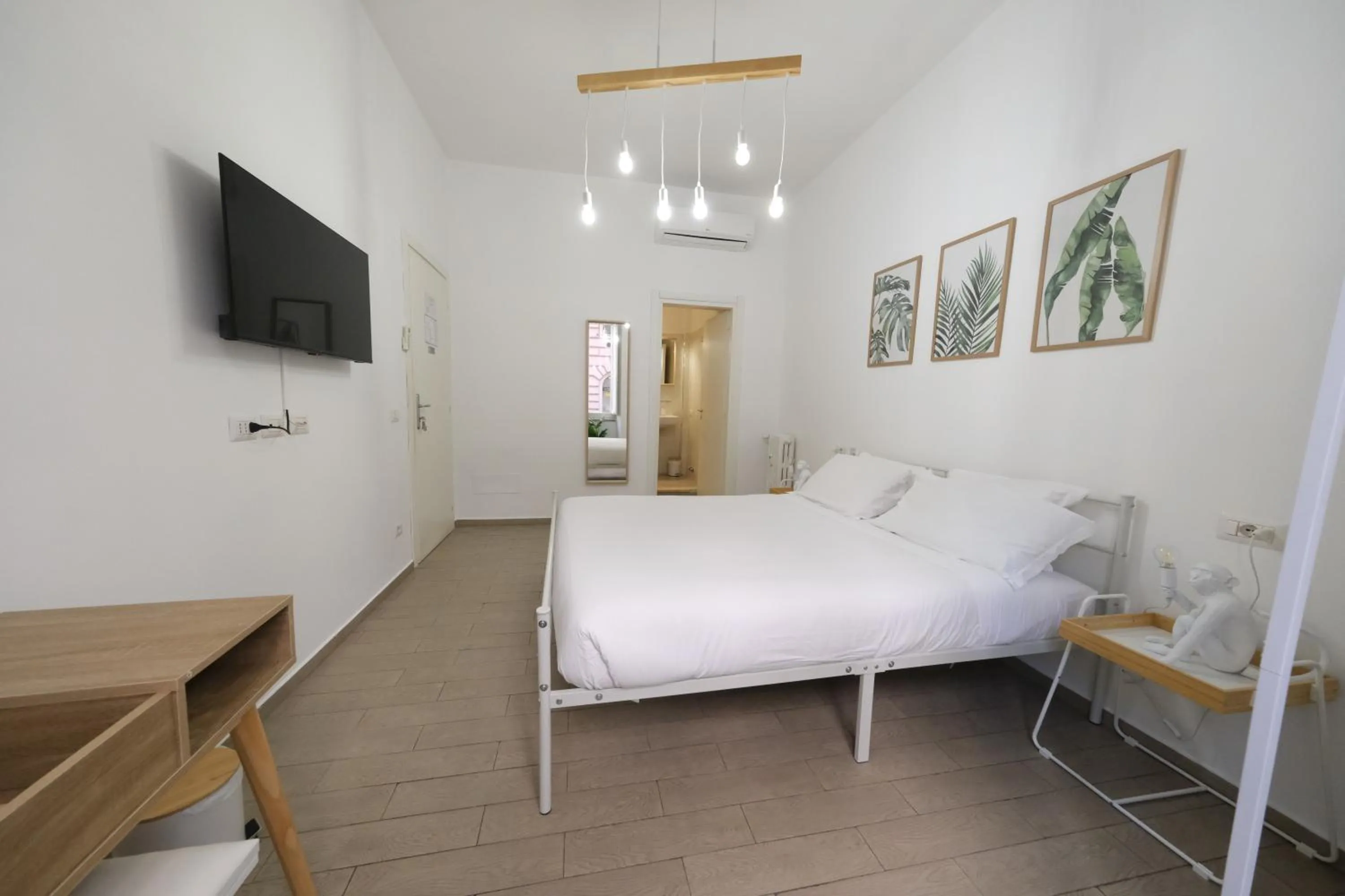 Bed in Roman Forum Holiday Termini