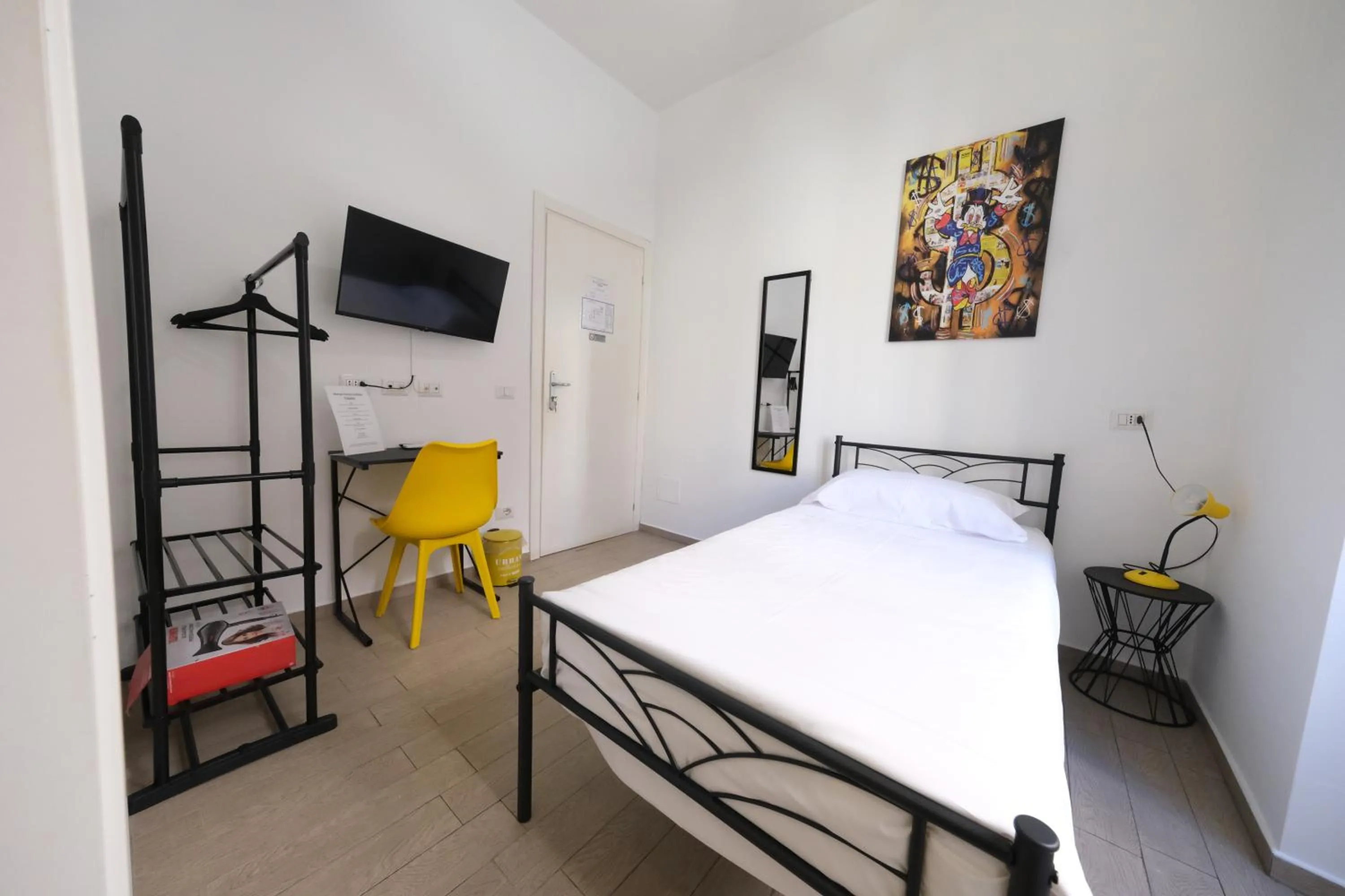 Bedroom, Bed in Roman Forum Holiday Termini