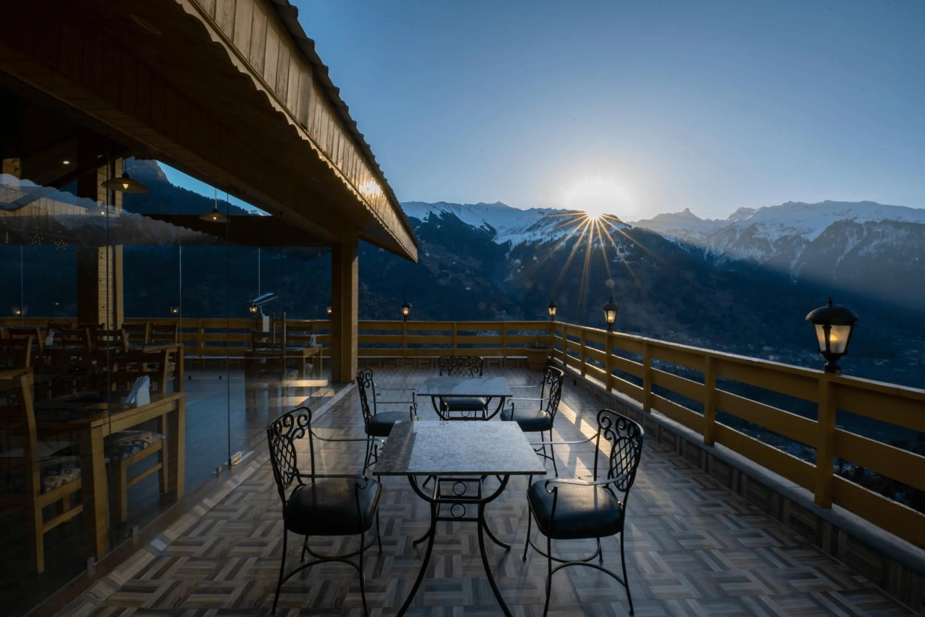 Restaurant/places to eat in Vivaan The Sunrise