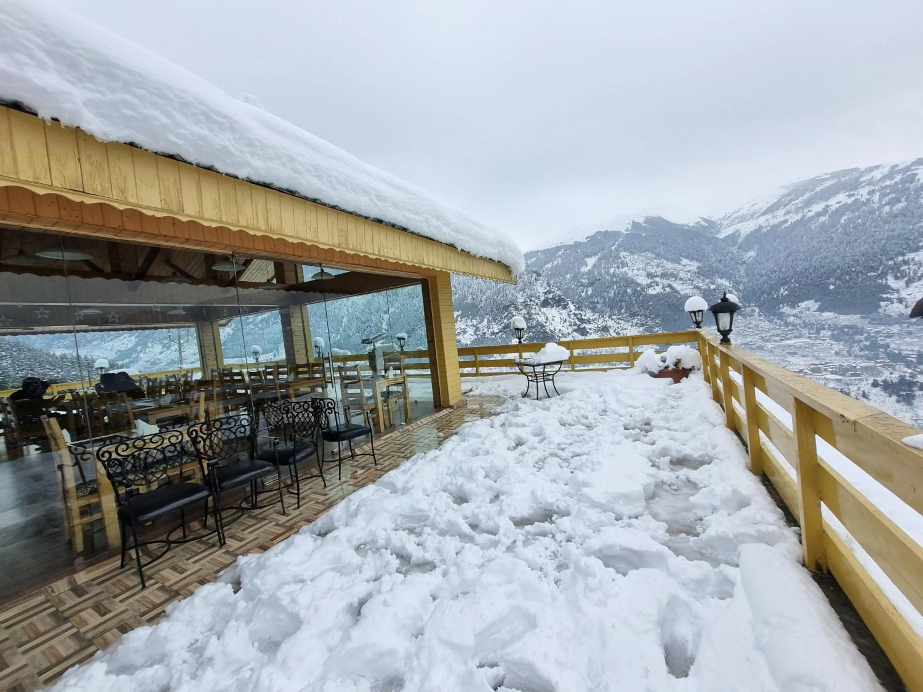 Restaurant/places to eat in Vivaan The Sunrise