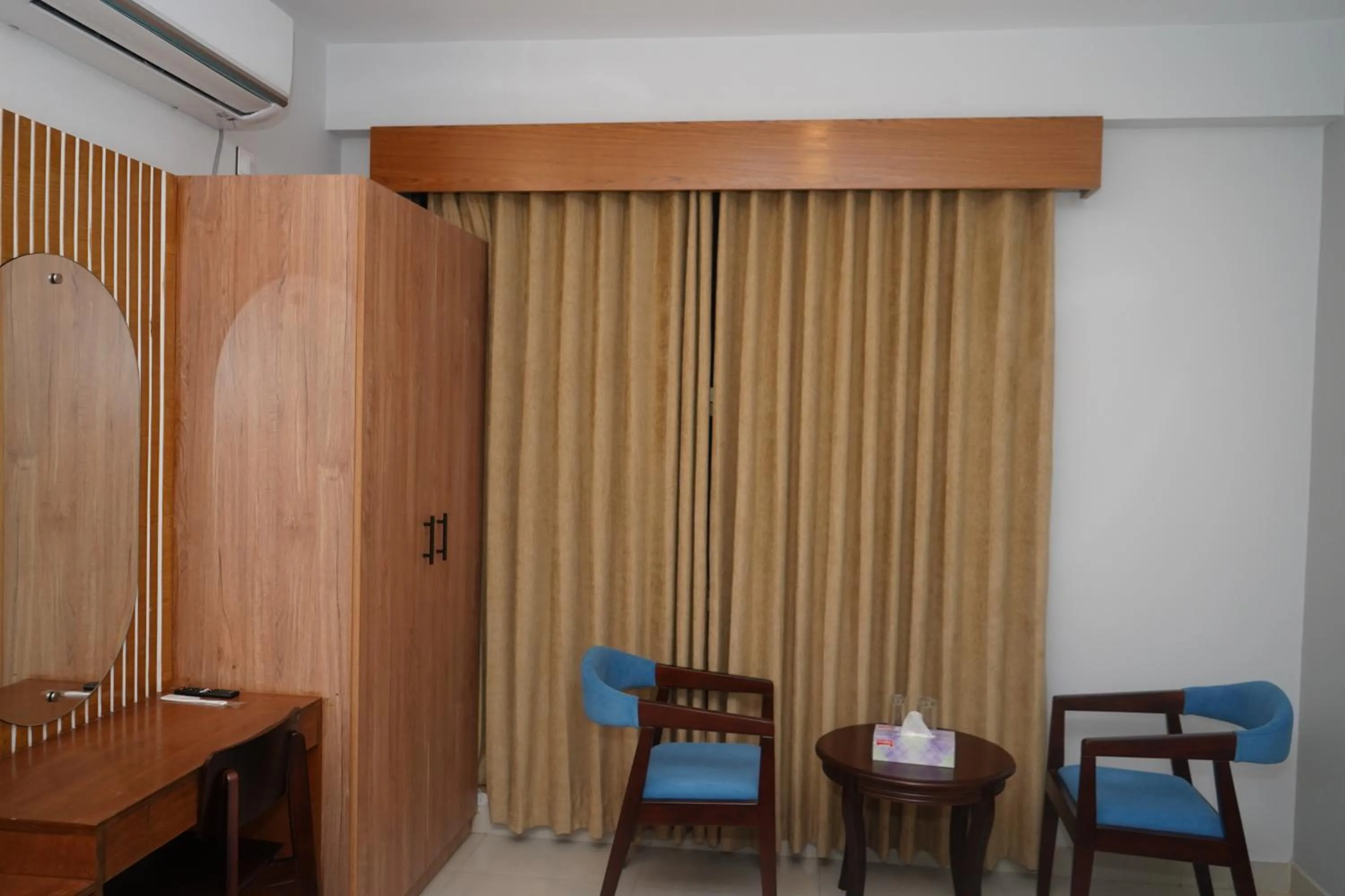 wardrobe in Sylhet Paradise Inn