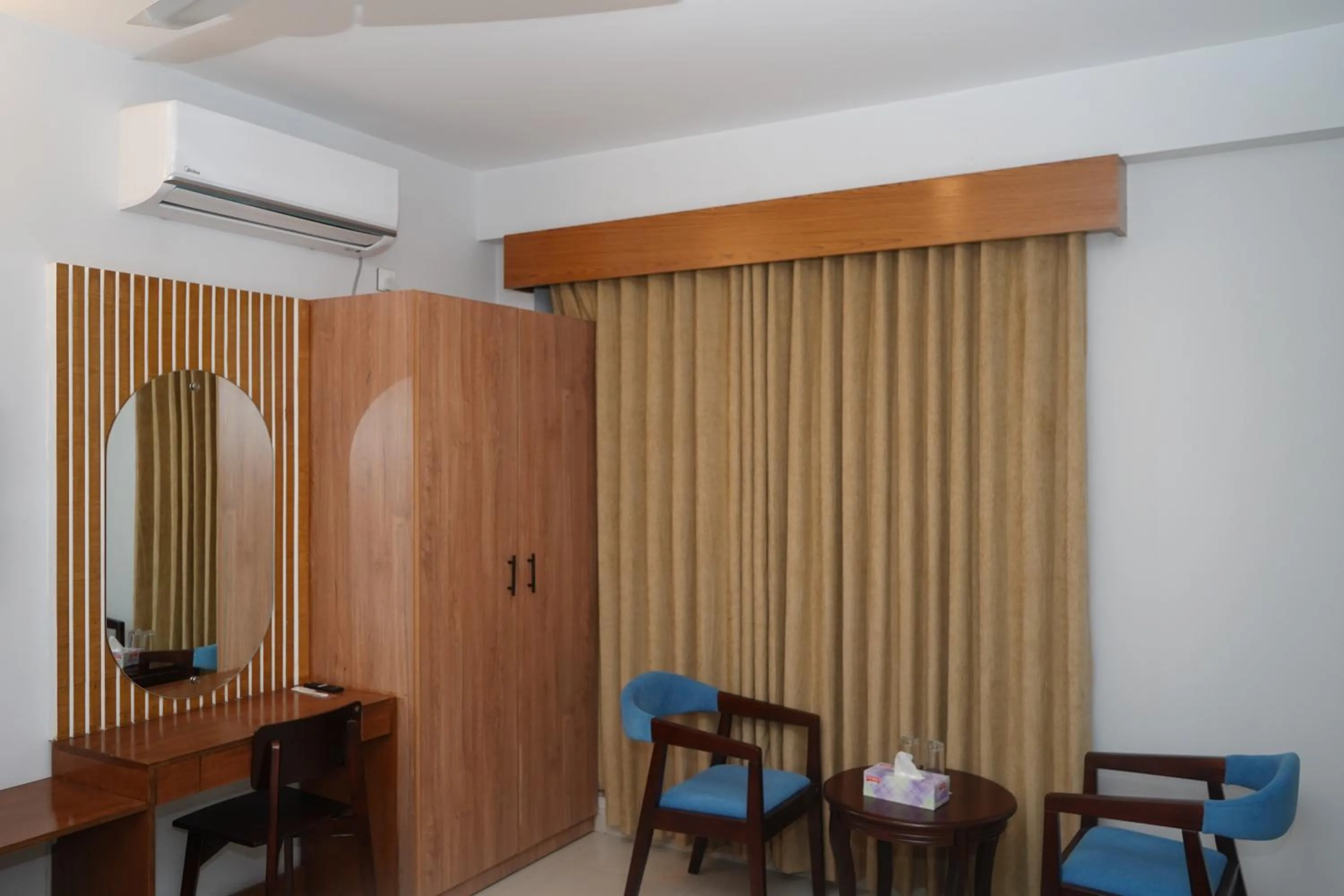 wardrobe in Sylhet Paradise Inn