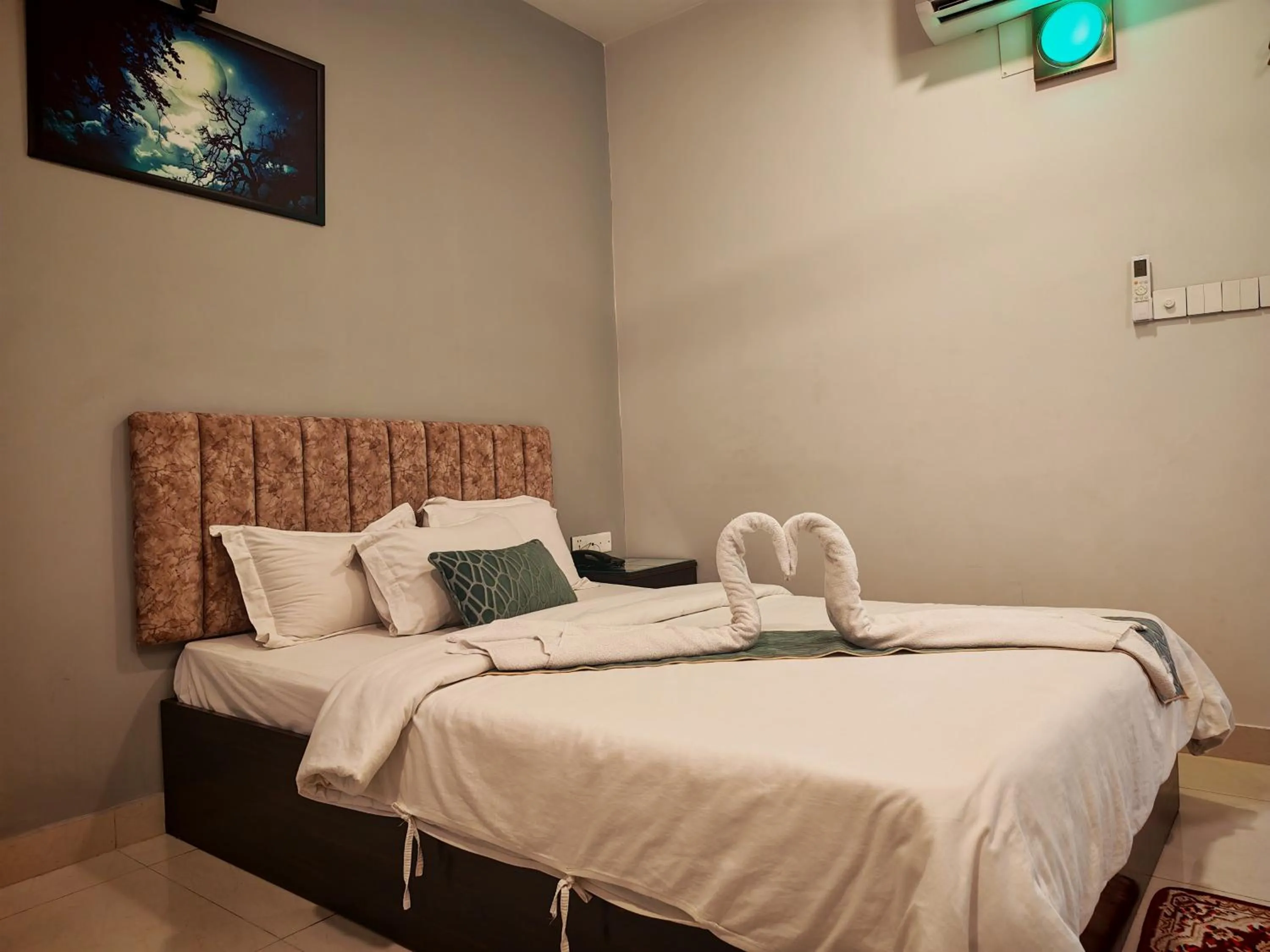 Bedroom, Bed in Sylhet Paradise Inn