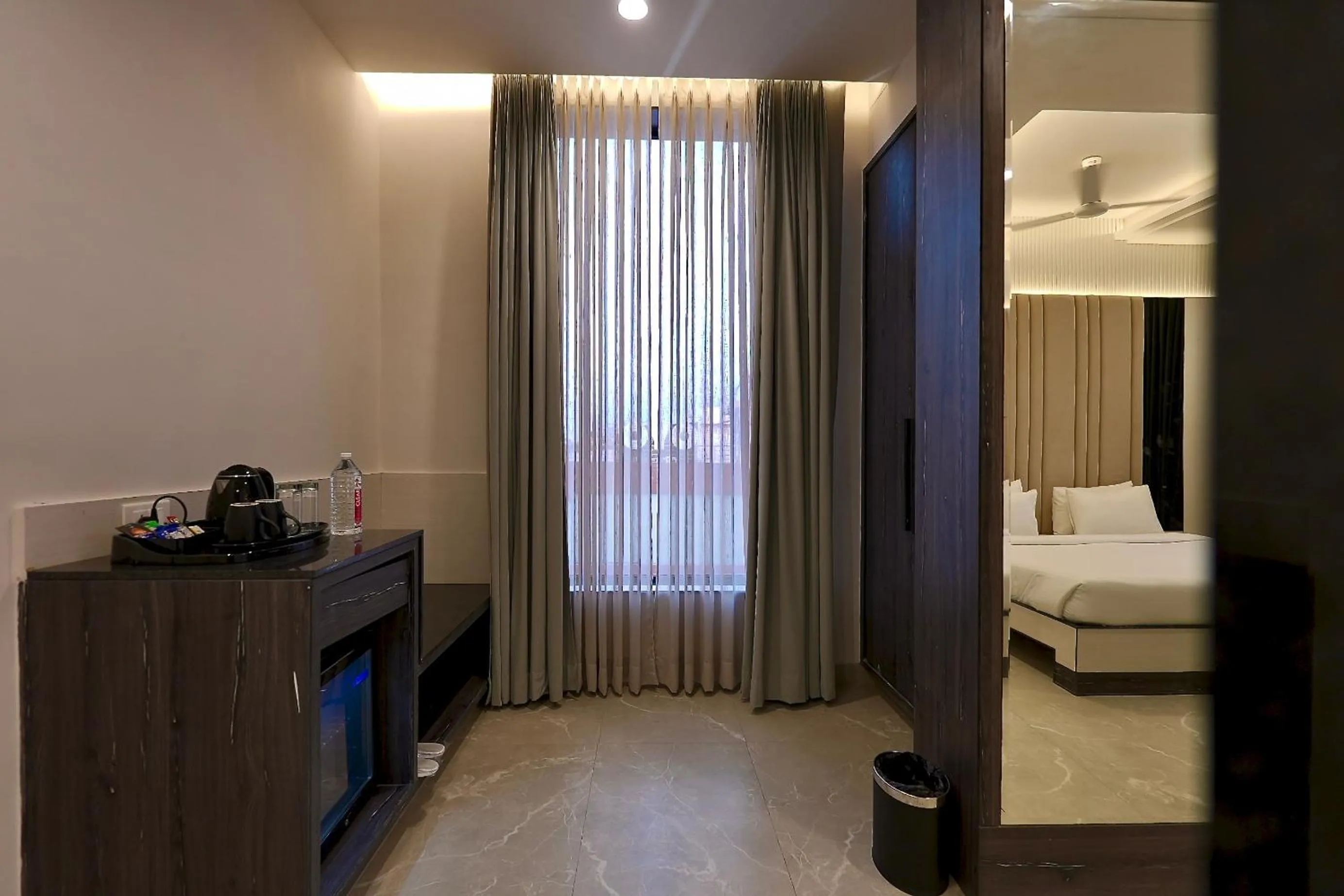 Coffee/tea facilities, Bed in Hotel Elinor By Dazzling Hotels & Resorts