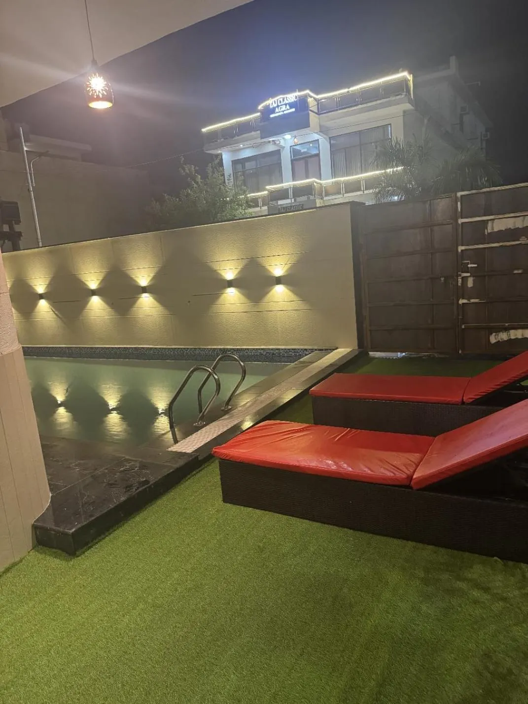 Swimming pool in Hotel Elinor By Dazzling Hotels & Resorts