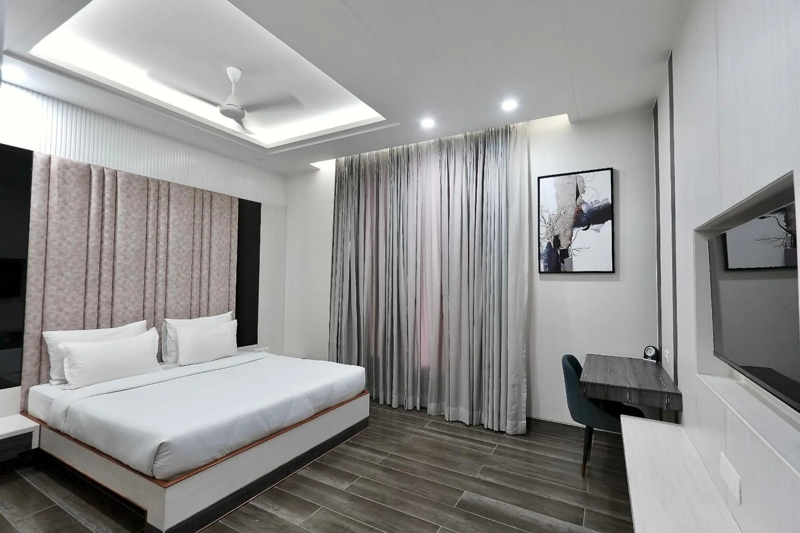 Bedroom, Bed in Hotel Elinor By Dazzling Hotels & Resorts